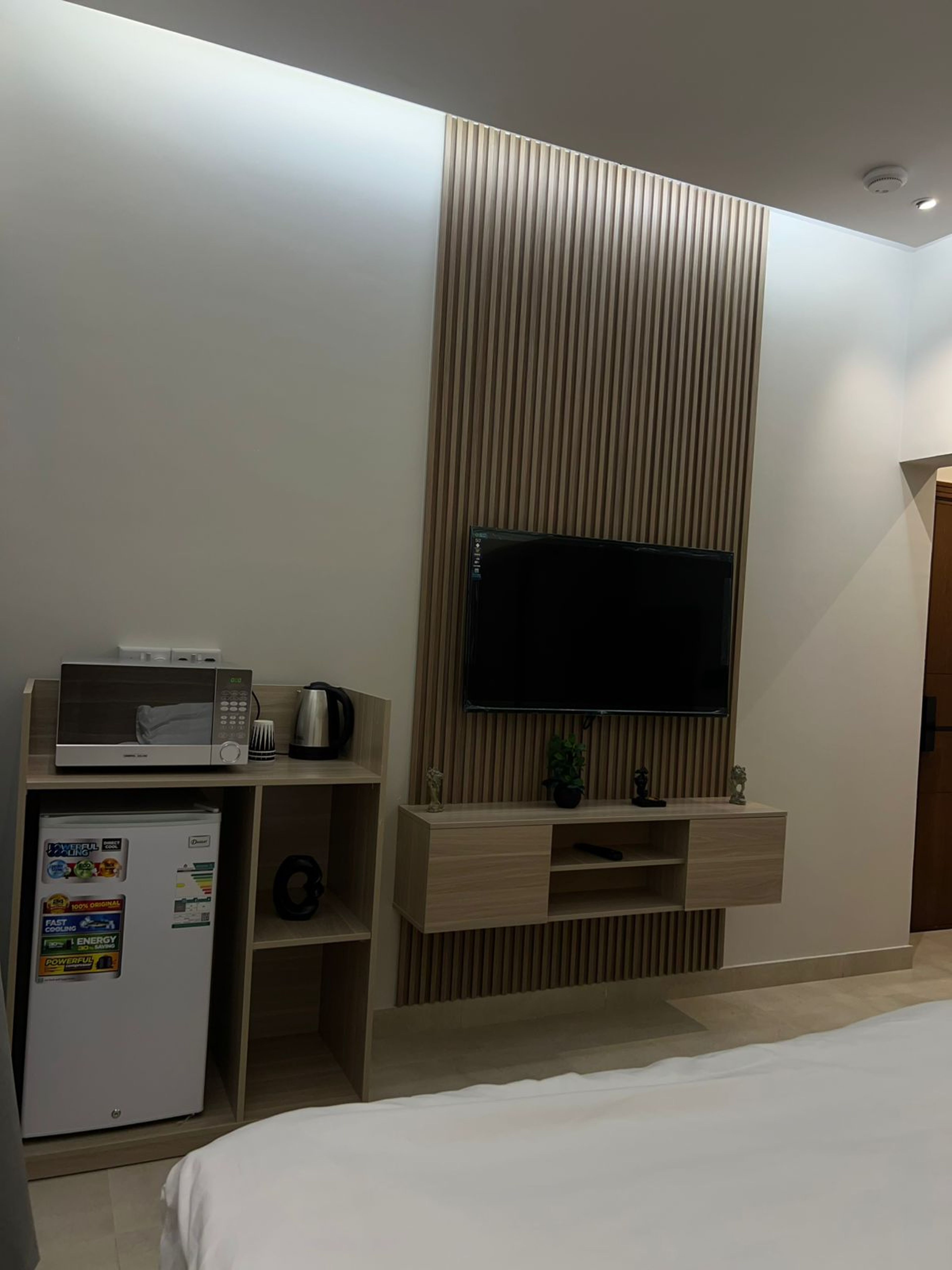 https://img.gathern.co/1024x0/1/duUF1p8wP-u8TLukMaNY9uA6lwbMiRWb.jpg