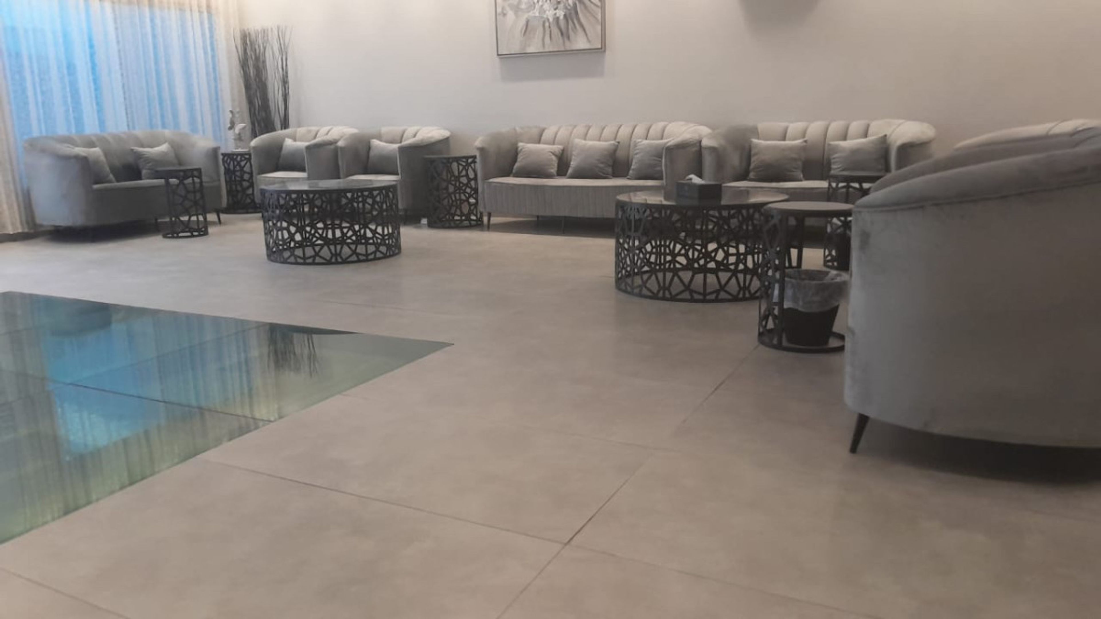 https://img.gathern.co/1400x0/1/e68cxisDOyP_M4vKfKVZNKme_djvroZr.jpg