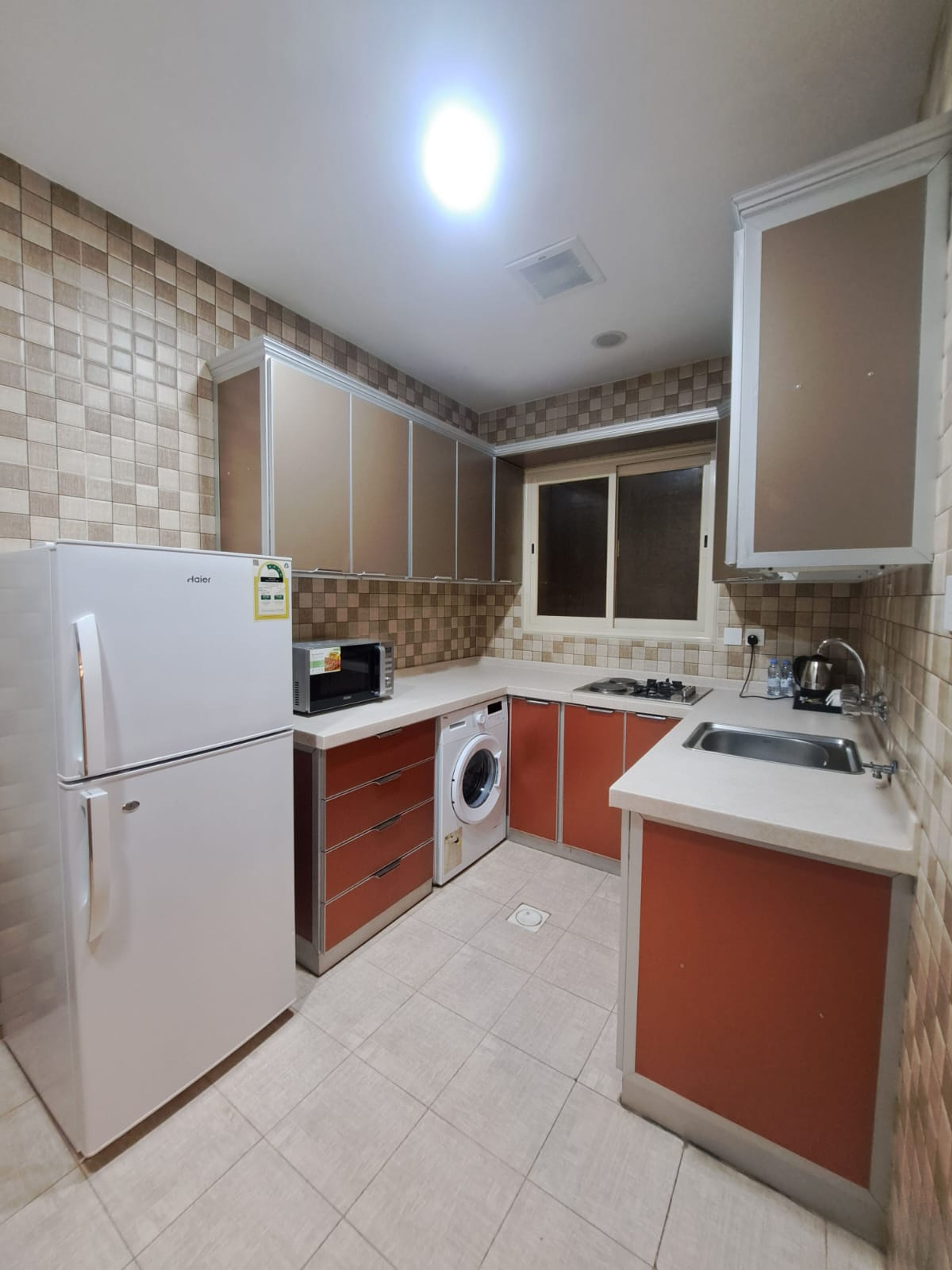 https://img.gathern.co/1400x0/1/eFhq-vWe76vYud4E55f6-LCd0XEi-Rzh.jpg