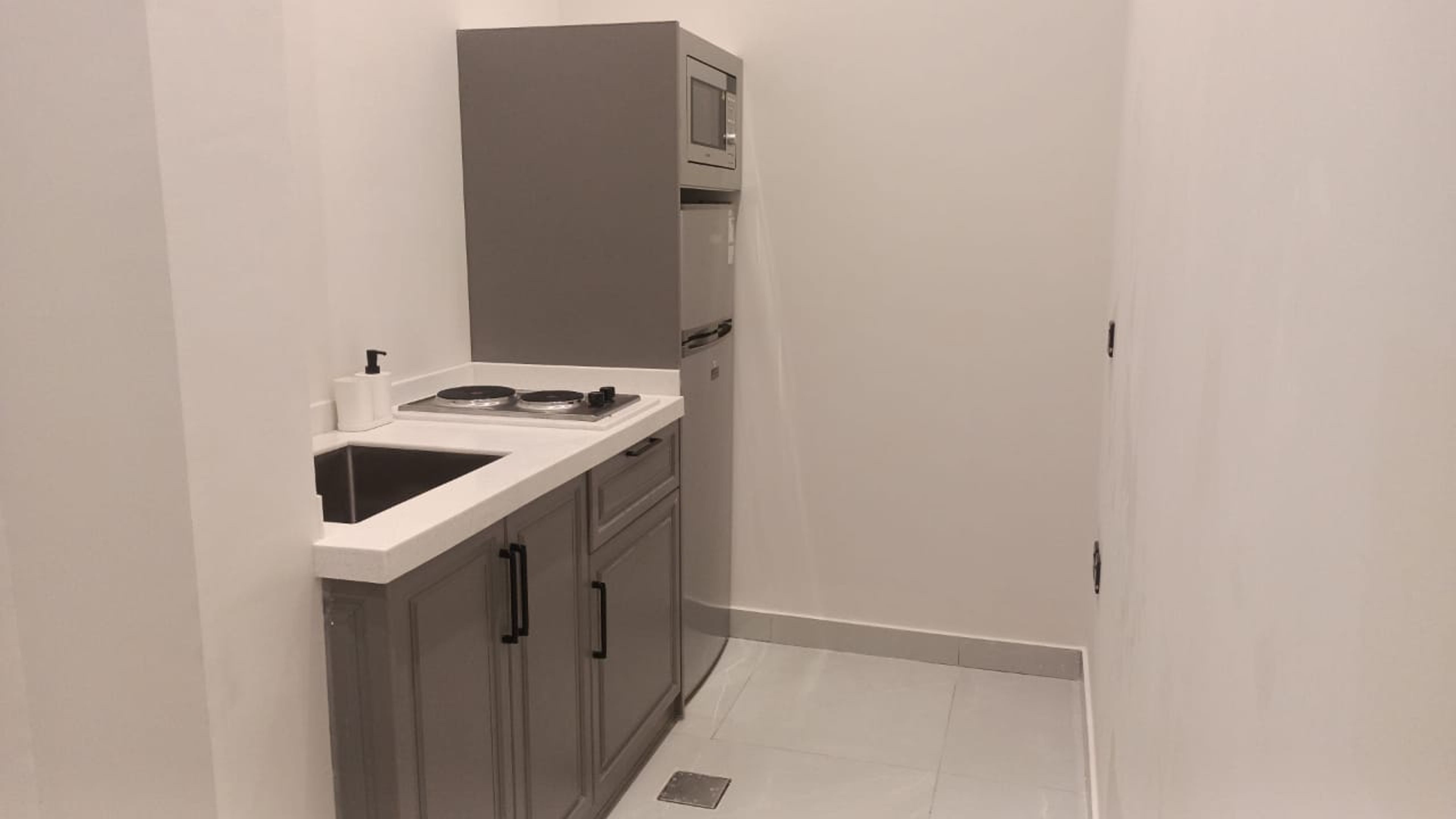 https://img.gathern.co/1400x0/1/ePps455rcimkt2xBLTfQVun_wJtcueTk.jpeg