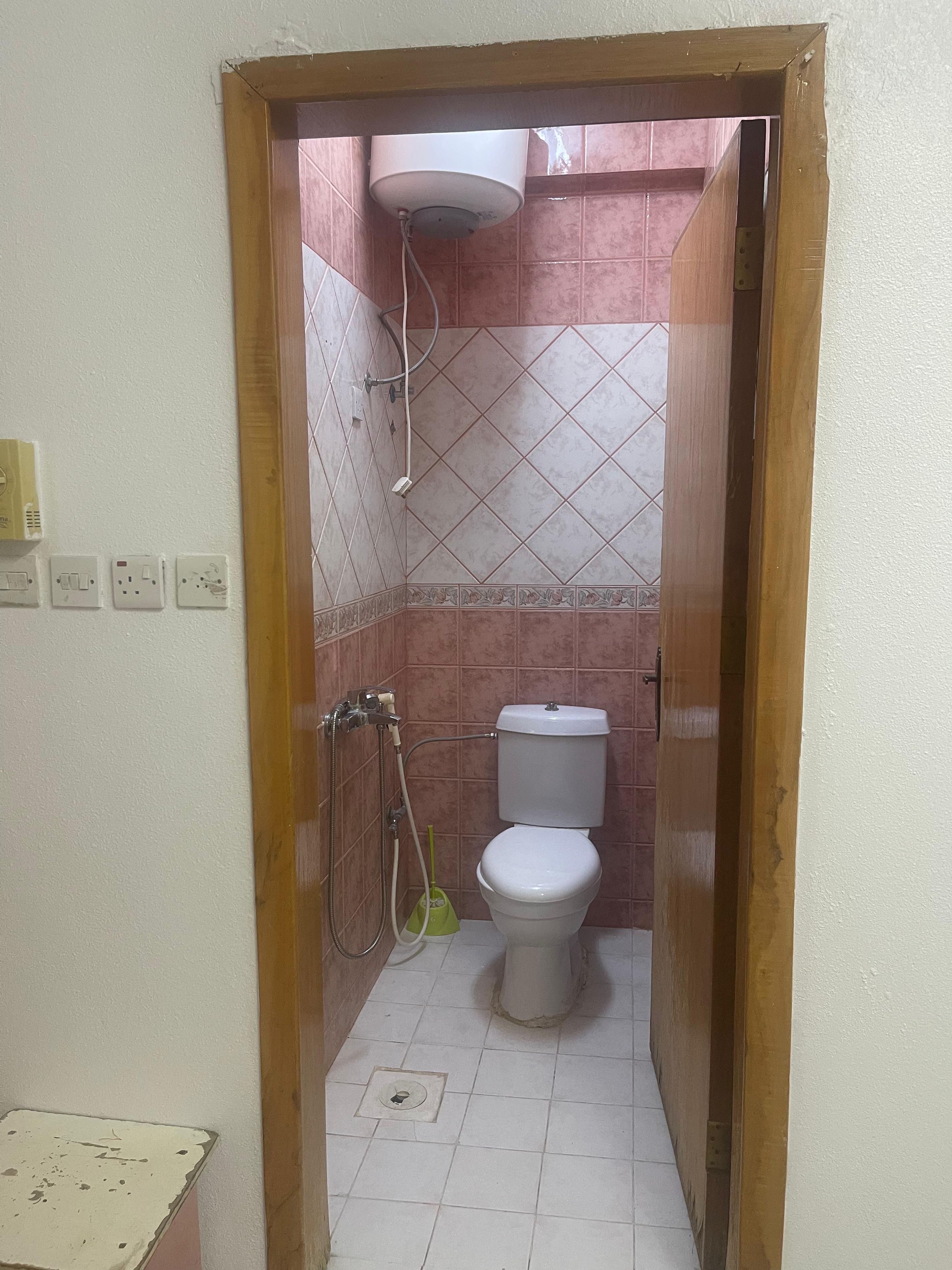 https://img.gathern.co/1024x0/1/eRRAZm2HUvkRfGU6wcQ5NaFd5kB6pcyO.jpg