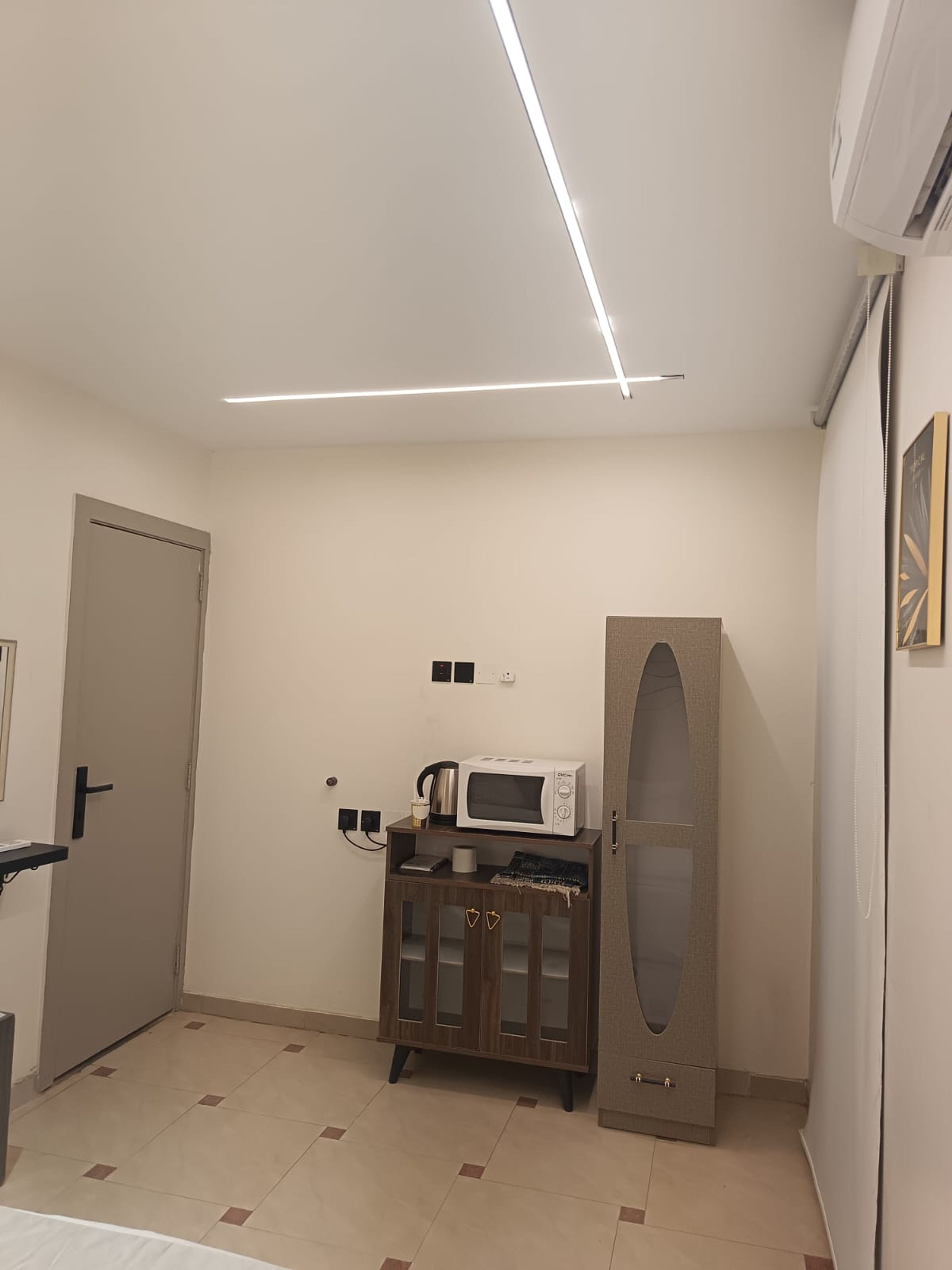 https://img.gathern.co/1024x0/1/eTjdl1tc6x78RHhFWLqvZtL3gIEjnhd-.jpg