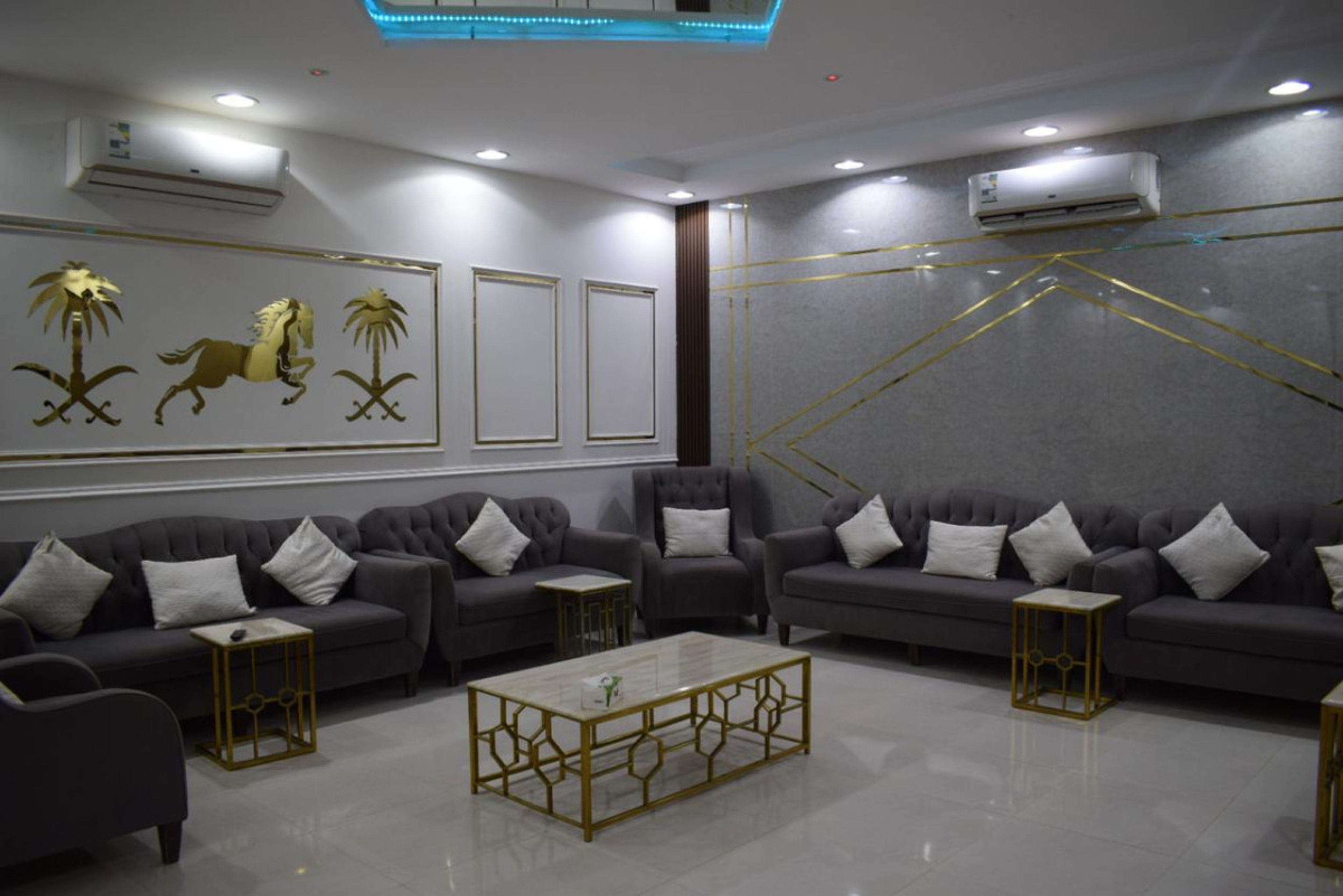 https://img.gathern.co/1400x0/1/eUzOFyhN0Y4Mp6vDuSUu2TAQpmjrcBHp.jpeg