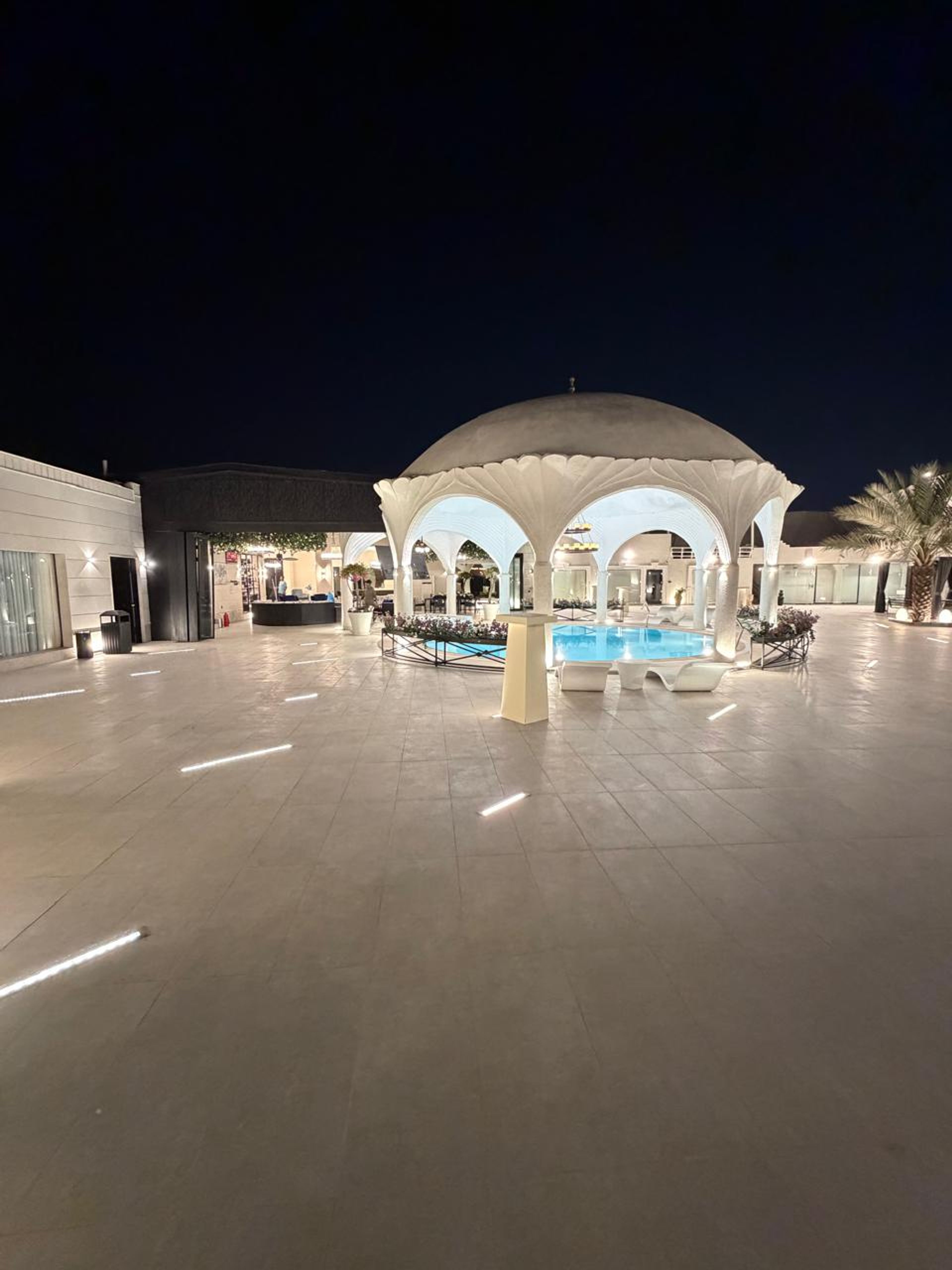 https://img.gathern.co/1400x0/1/etfYNux3SOUvBfFqnKa0ew8sFhloGxa-.jpeg