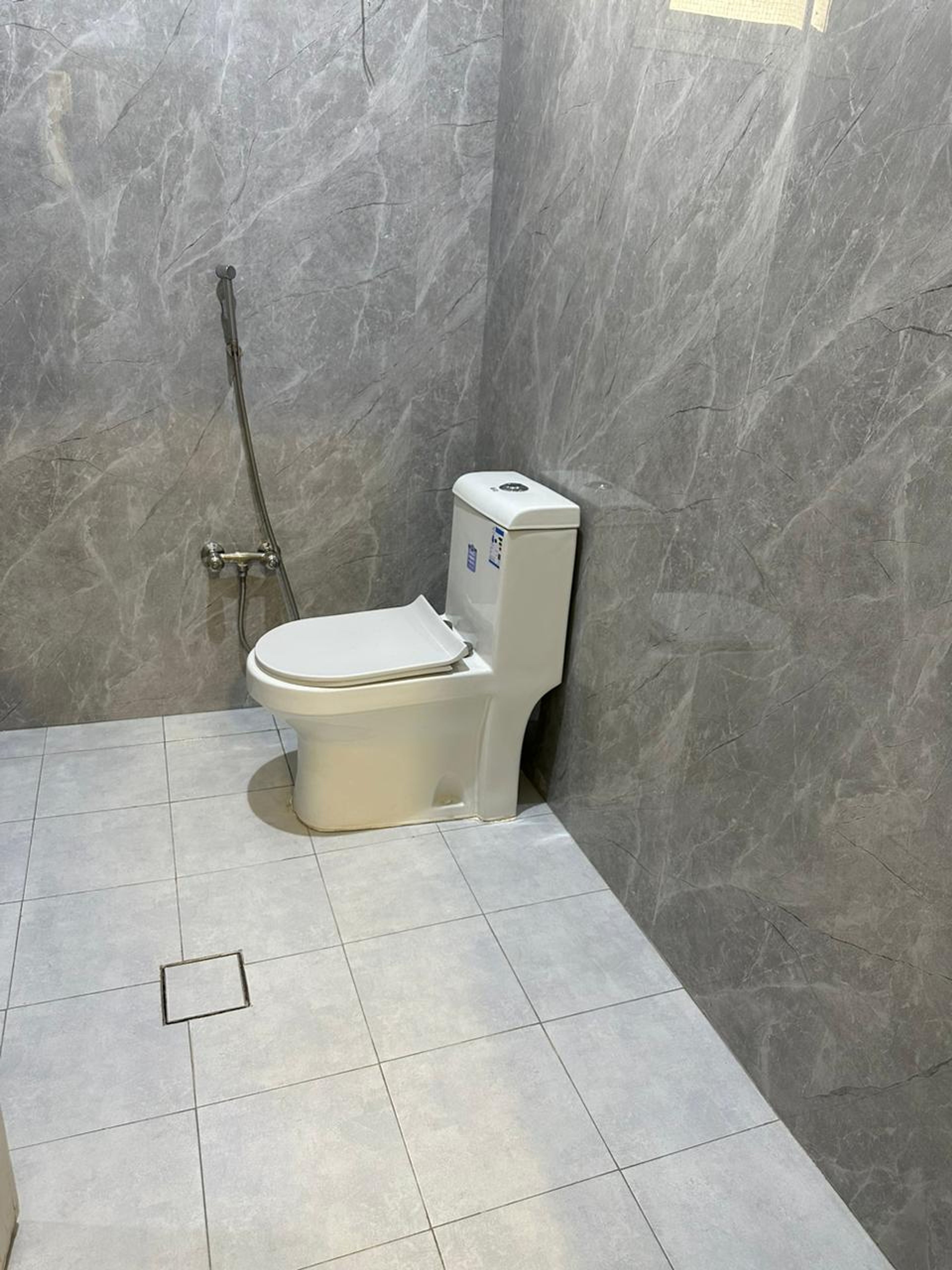 https://img.gathern.co/1400x0/1/f-wyoWnbG0dz7G3OLWFJrN8j5VpkeZ9u.jpeg
