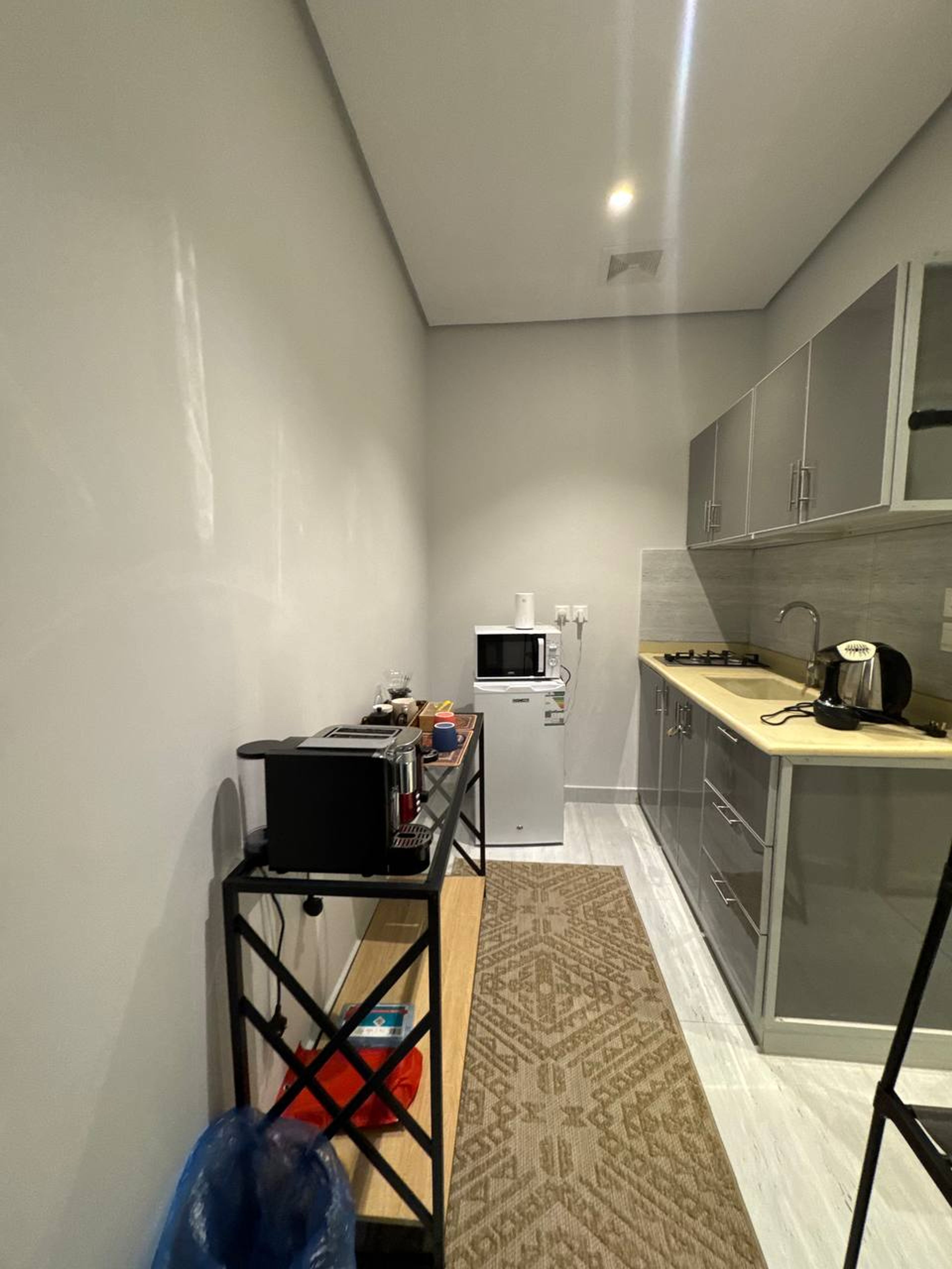 https://img.gathern.co/1024x0/1/f6dJ9P1YQ0b9D7n3orwB5YUMoNslAEK1.jpg