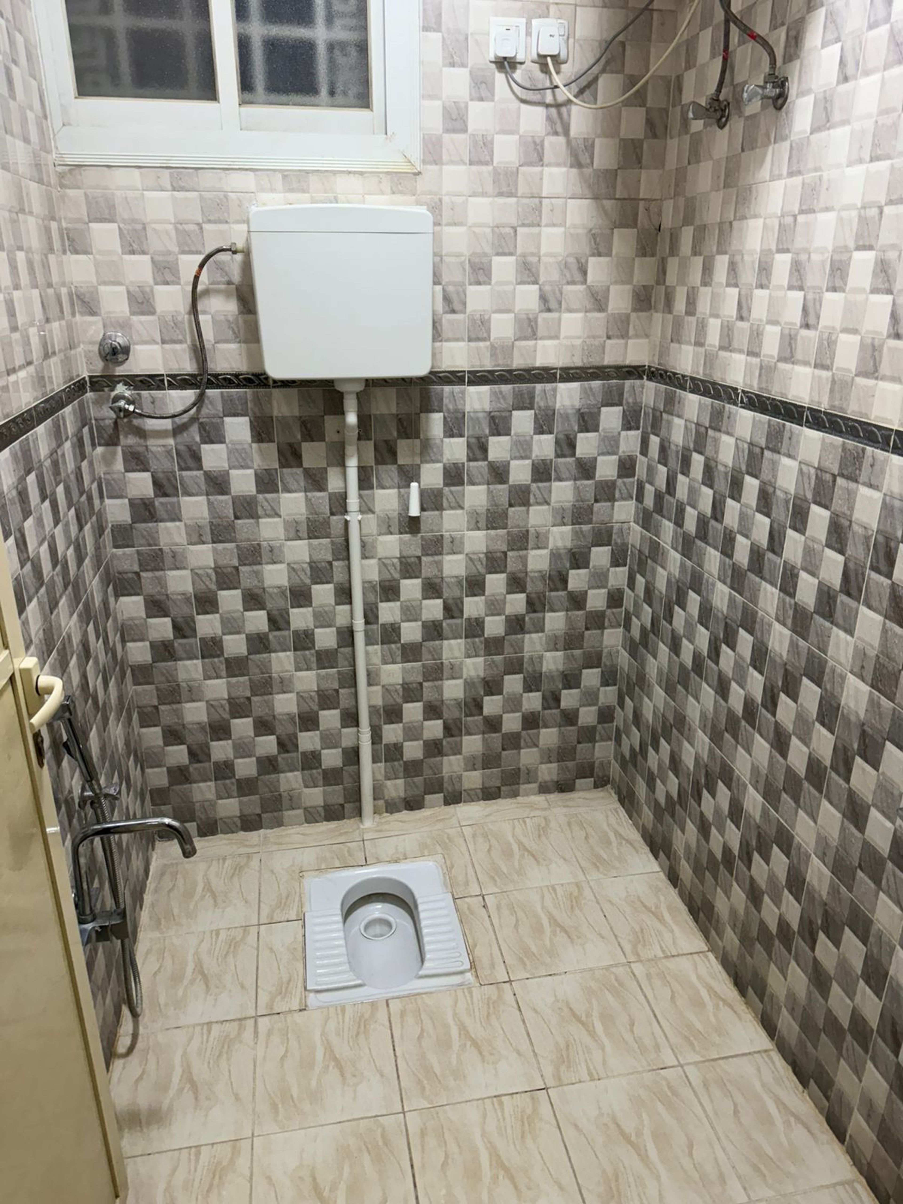 https://img.gathern.co/1400x0/1/f9rhA3LrbaHP3mLmrybtWDQJkqqD90OC.jpg