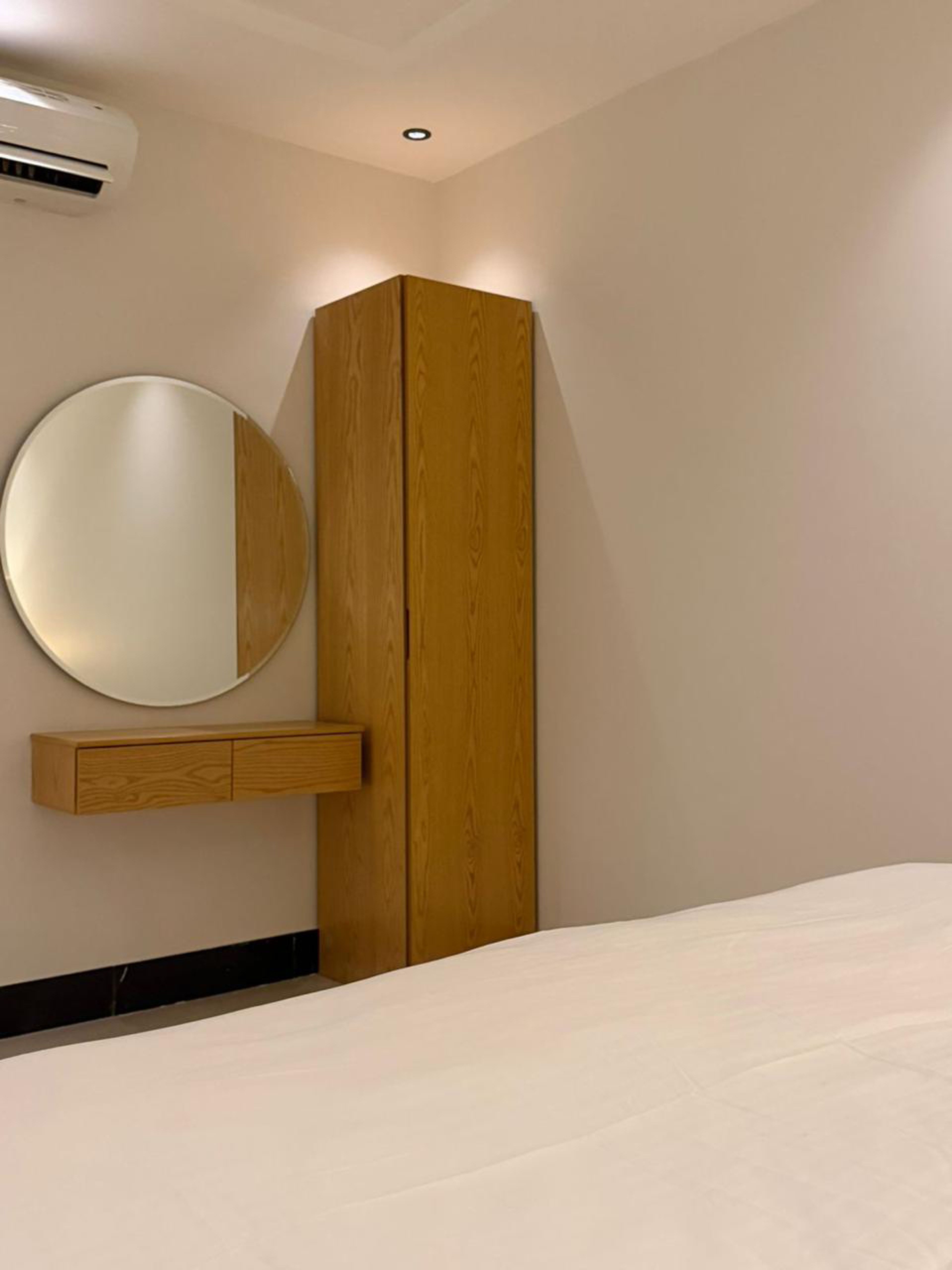 https://img.gathern.co/1024x0/1/fLw-0DRS7XrUbG0B9uilVi_Xd_P6we75.jpg