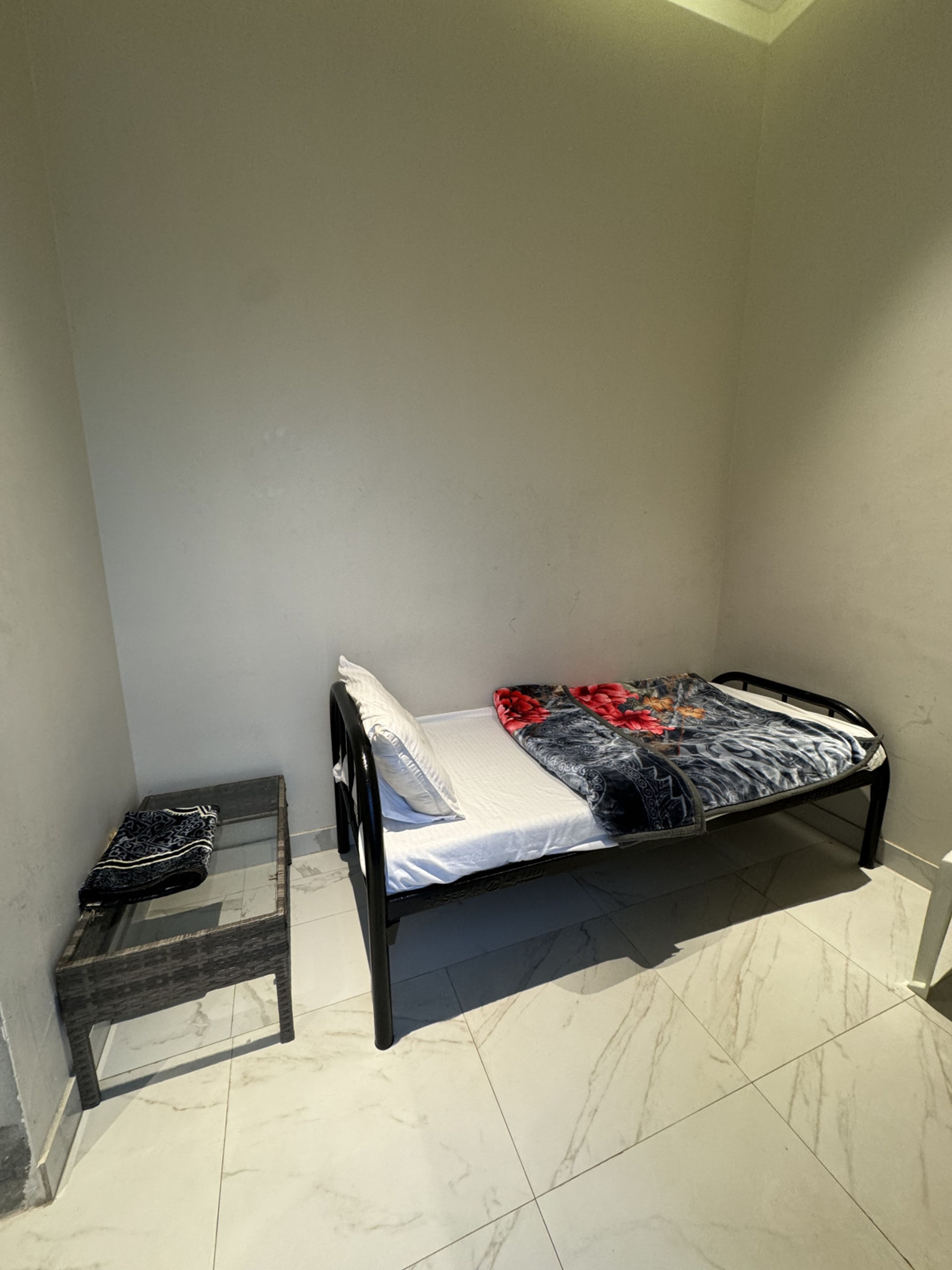 https://img.gathern.co/1400x0/1/f_l4_xS_YF46Y9U63dJ1nPIkWU2mIb0h.jpg