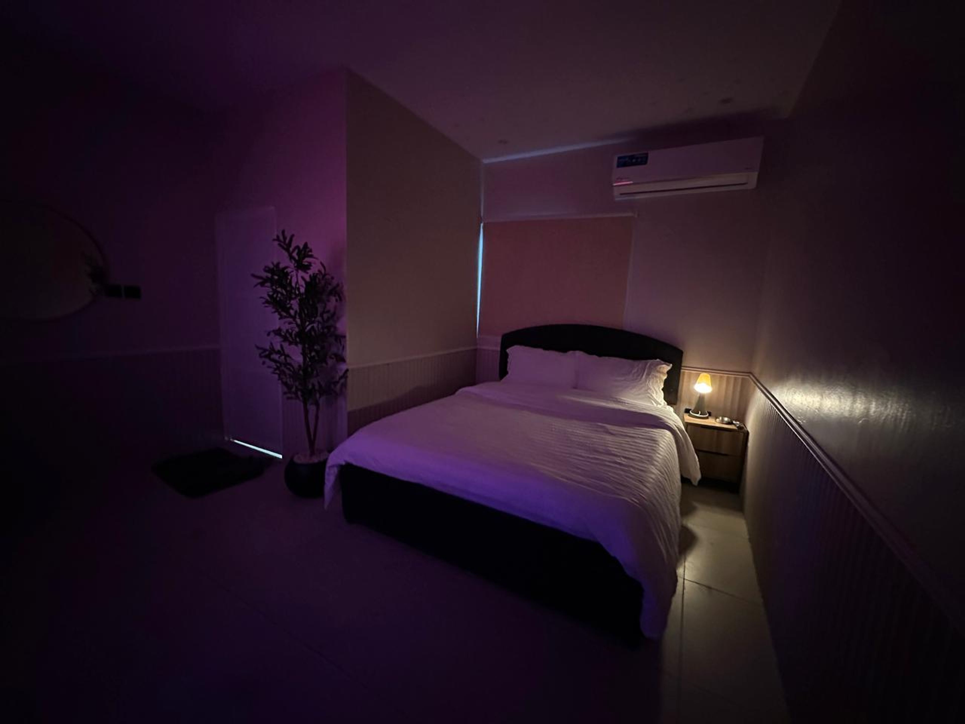 https://img.gathern.co/1024x0/1/fk2HUqP7alKSKtexQ4gc7we2XpolqLLm.jpeg