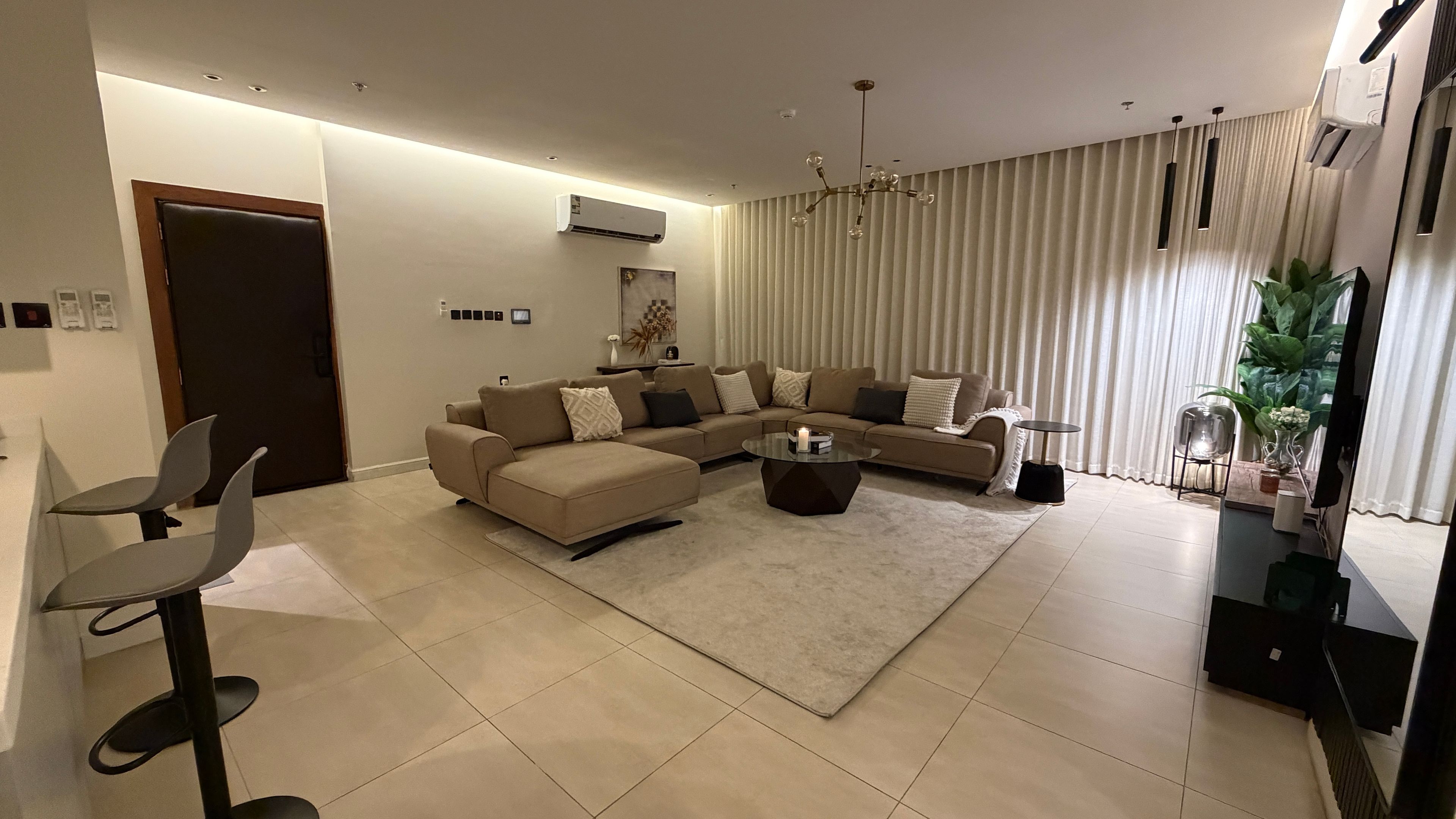 https://img.gathern.co/1024x0/1/g7N5Js_N3rAHaK2N89G1kj3u4RE5g98g.jpg