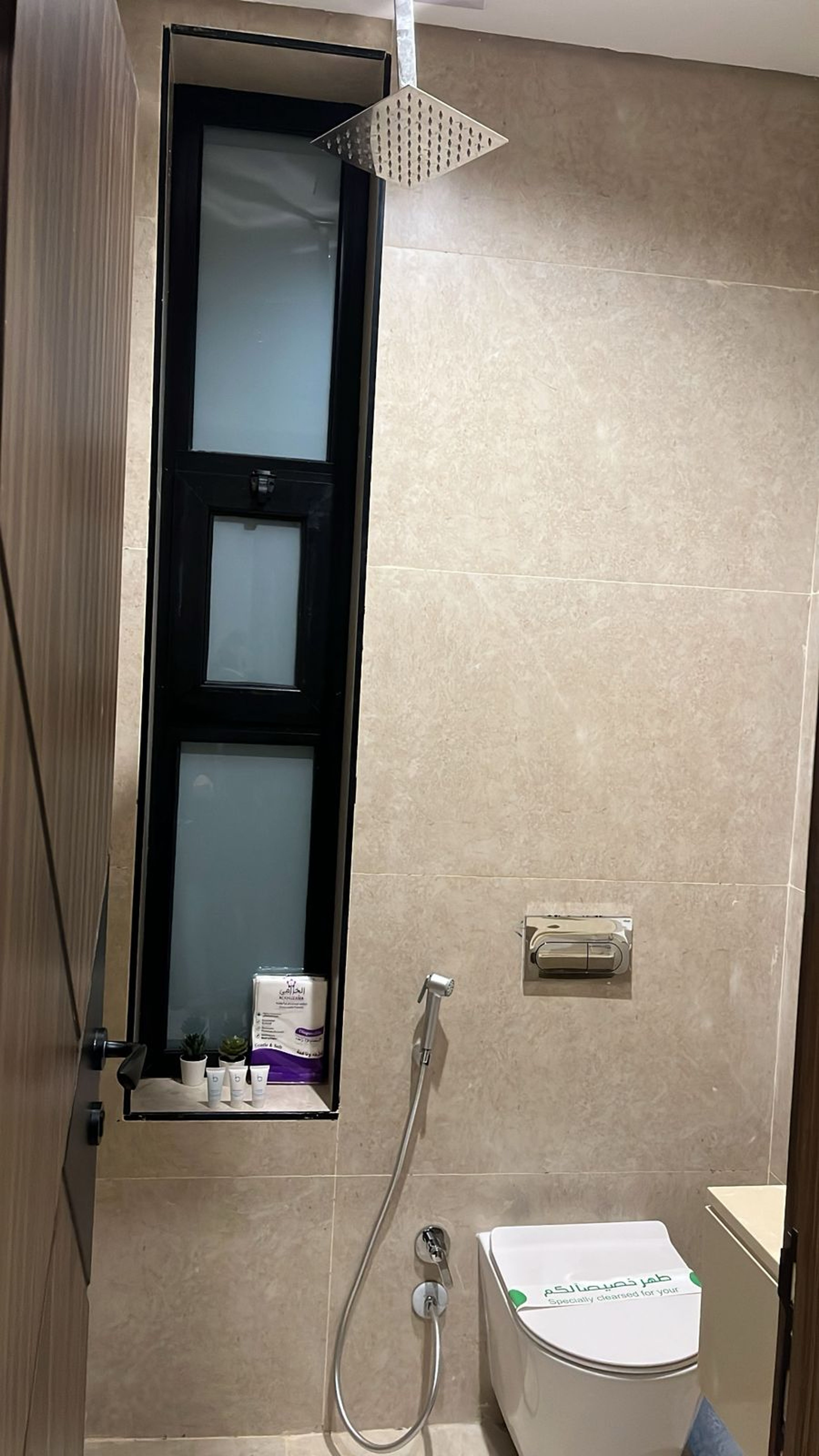 https://img.gathern.co/1400x0/1/g8yQf-4irsWOIPd1kWp9Lqa0Kavoz4AE.jpg