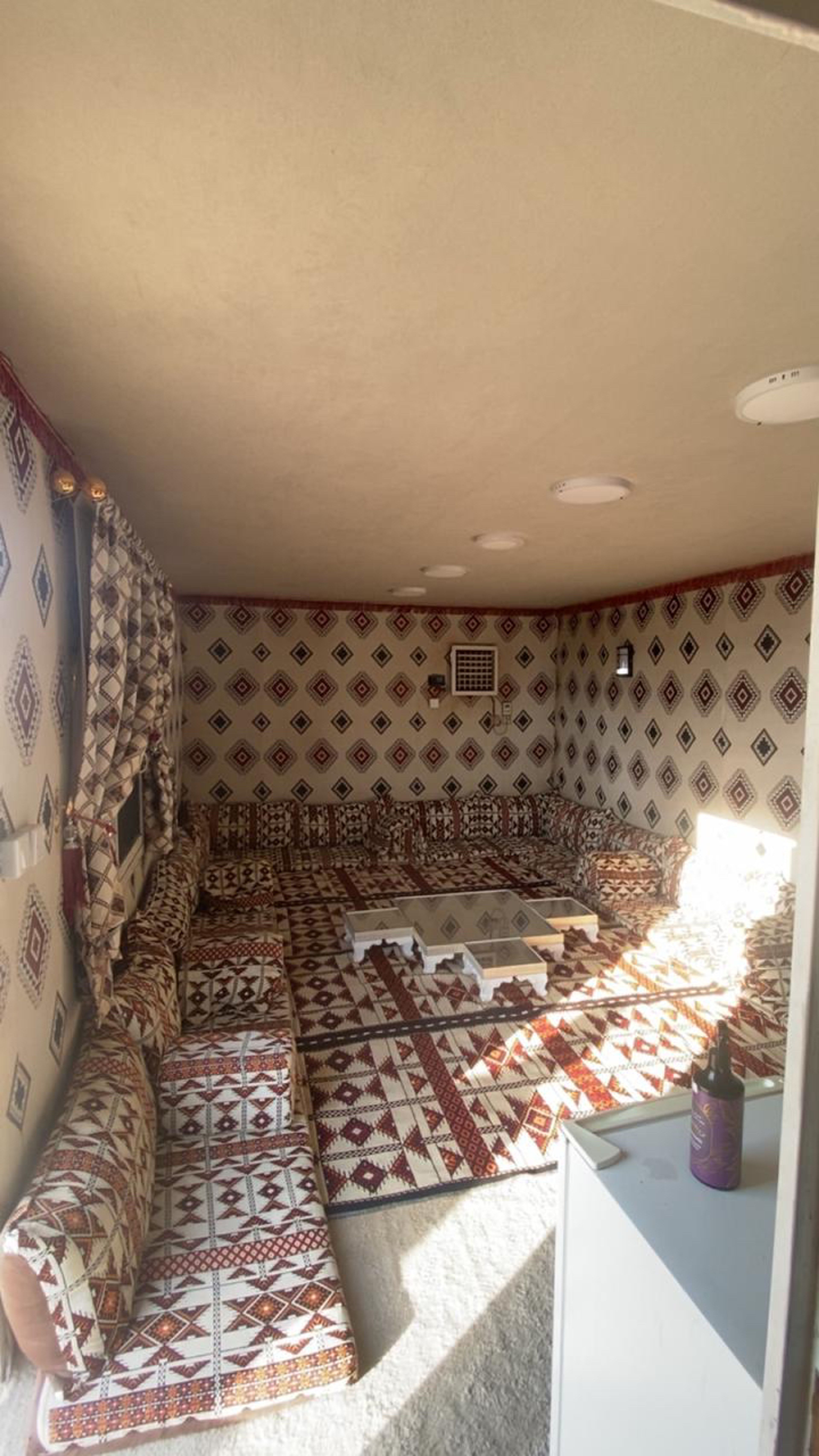 https://img.gathern.co/1024x0/1/gNaXTNuPJBxZT8Qrtedy-ASNd9cKgubO.jpg