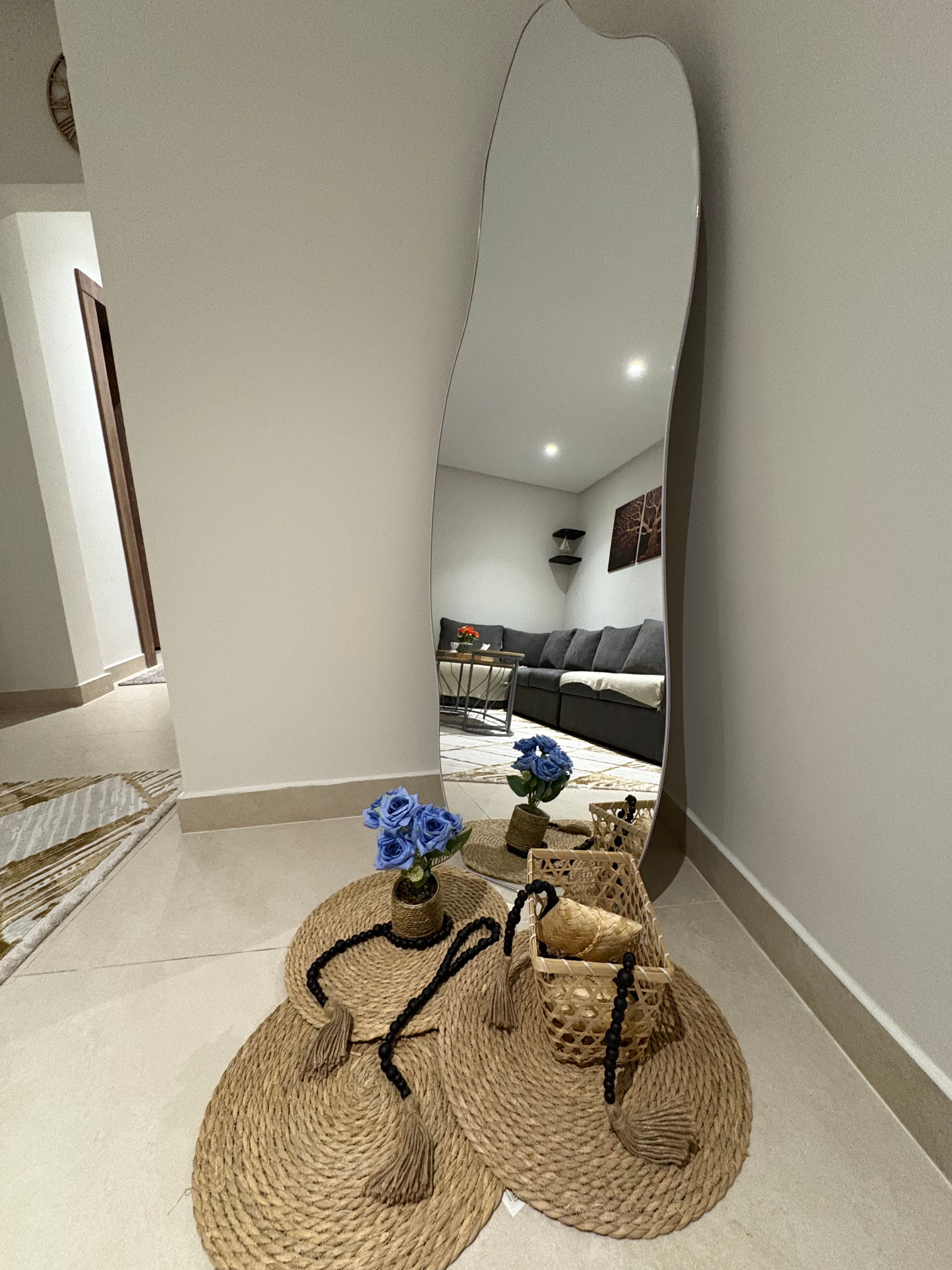 https://img.gathern.co/1400x0/1/gOw5oAarLAvnUagsAD7cxagvJwWJsNgJ.jpg