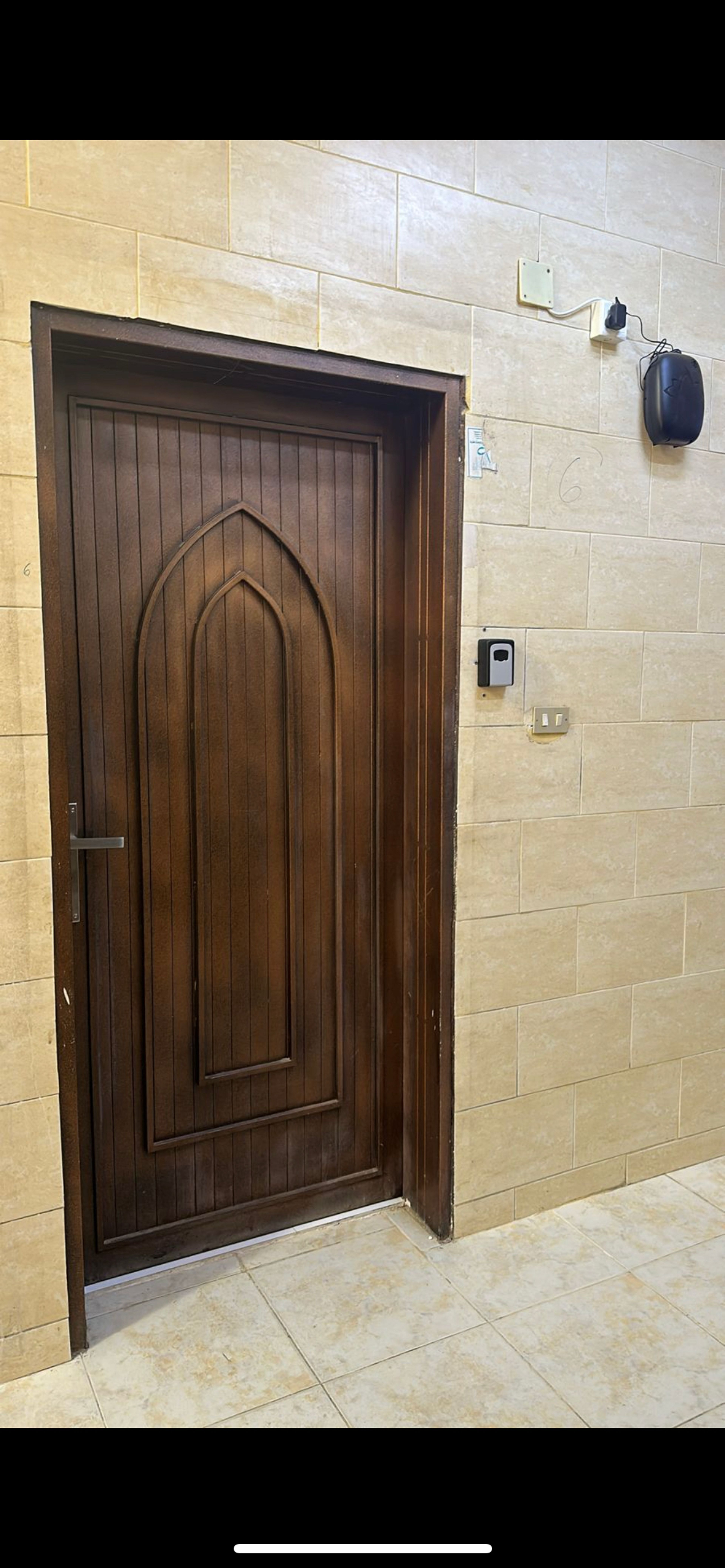 https://img.gathern.co/1400x0/1/gfiNo-mlbz6QalP3oJOGipPEdC2-wqH1.jpg