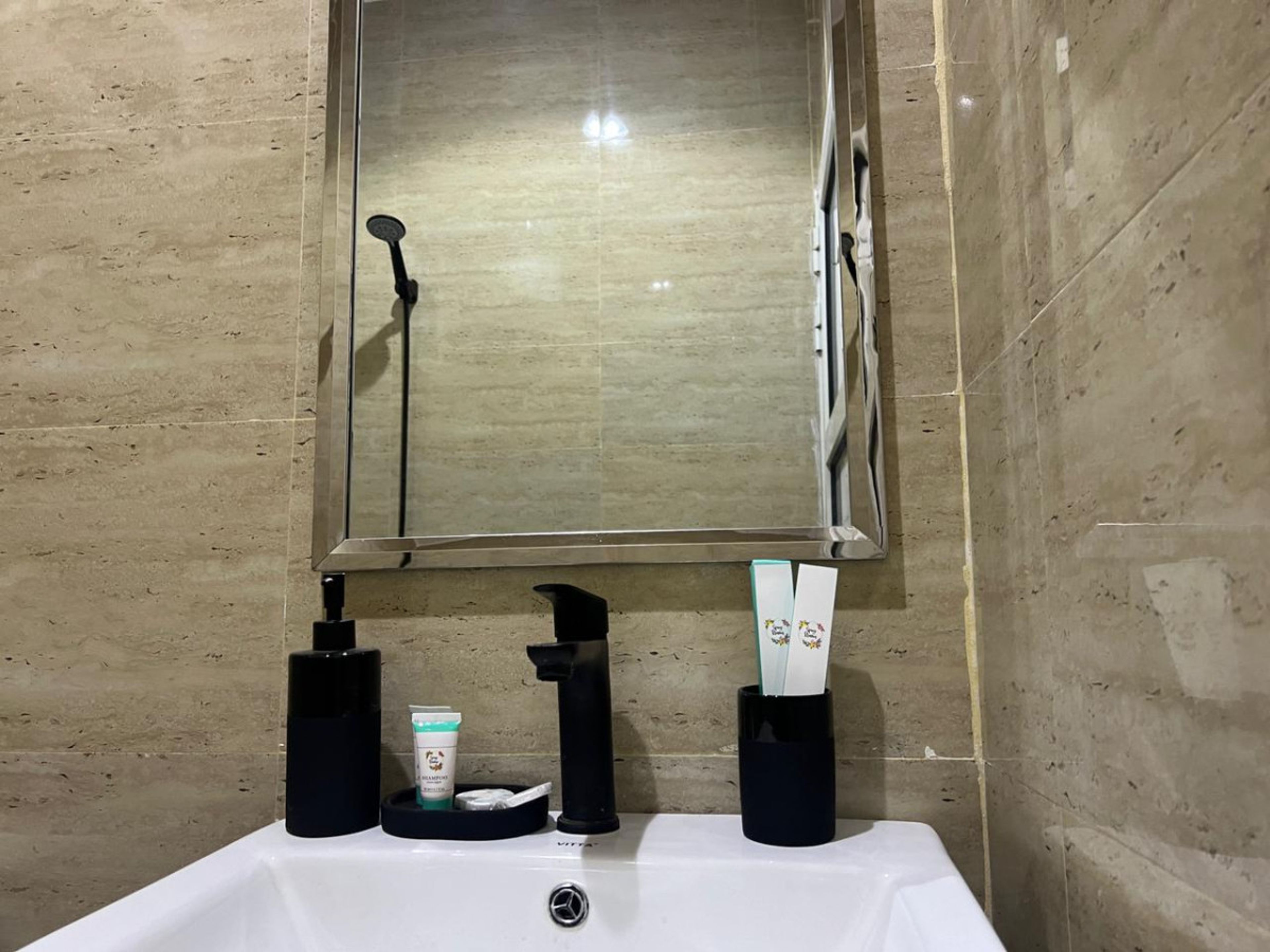 https://img.gathern.co/1400x0/1/gwvcw-b1Q2iKFM7_5xz0yoY_KahIFmJm.jpeg