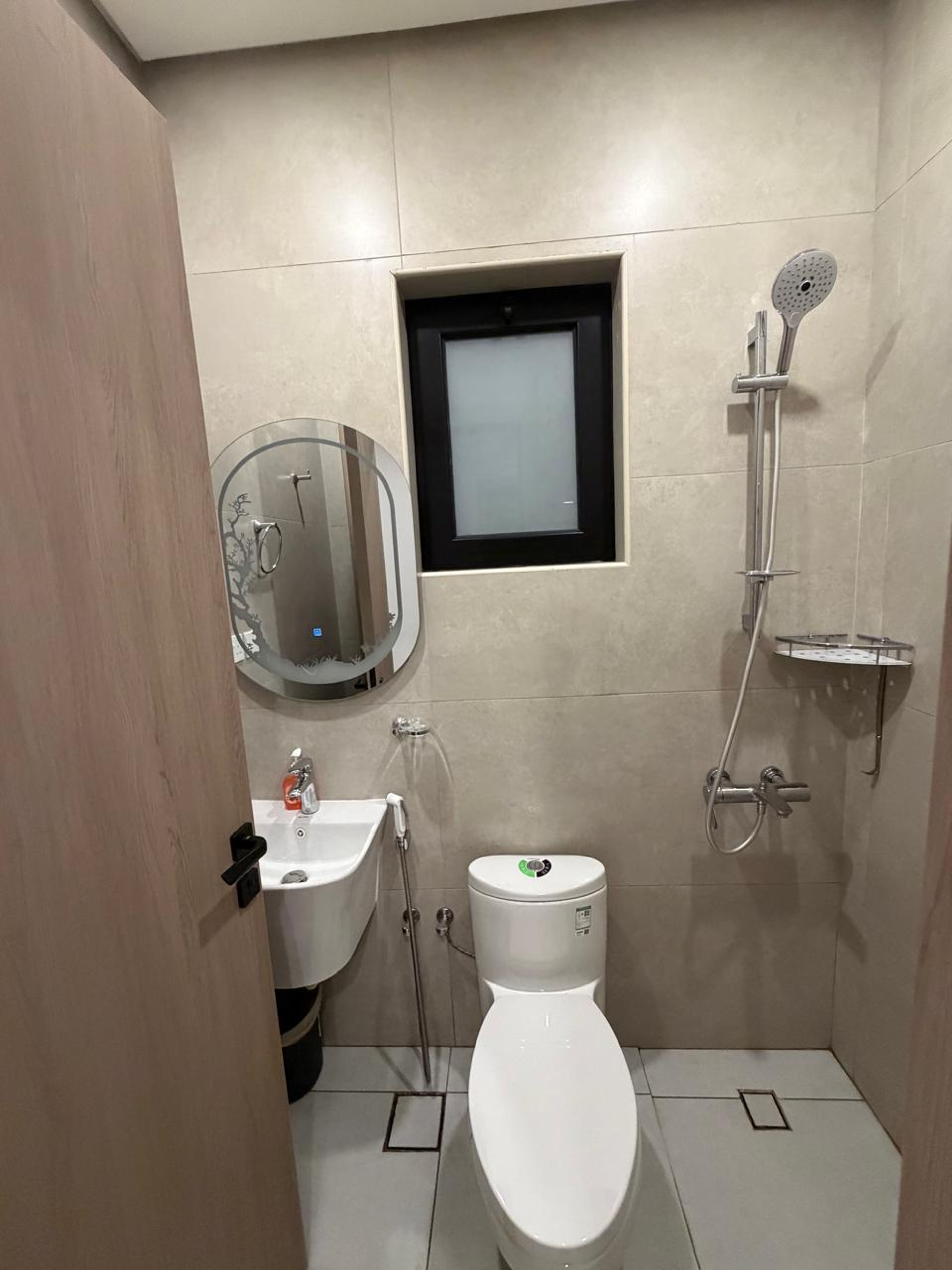 https://img.gathern.co/1024x0/1/gxe9IAU_xLrIlkTNAymr-sgILSvK9iil.jpeg