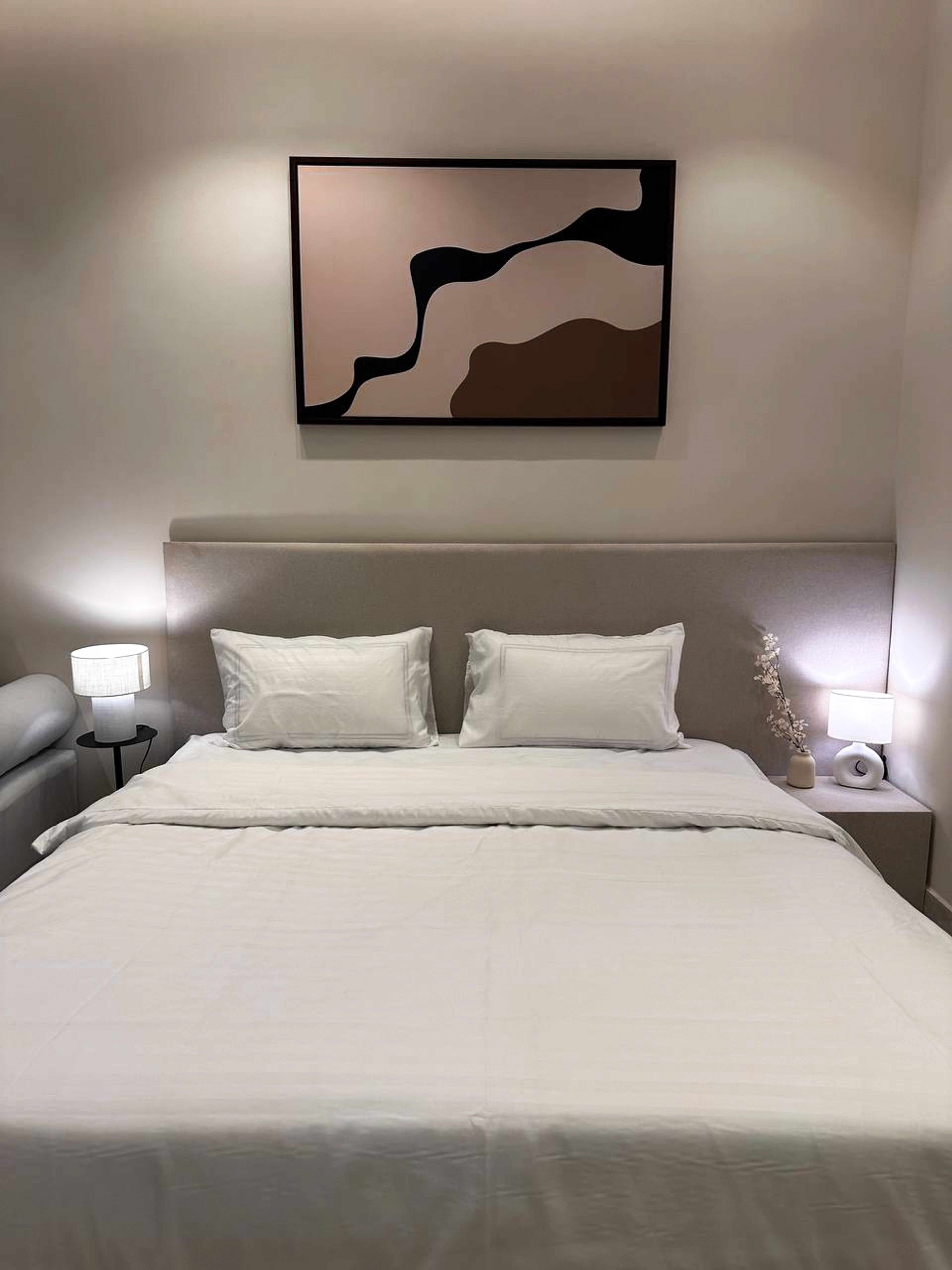 https://img.gathern.co/1400x0/1/h81r-kf96QuZlrczWLBkgj_IzQVuH6r6.jpg