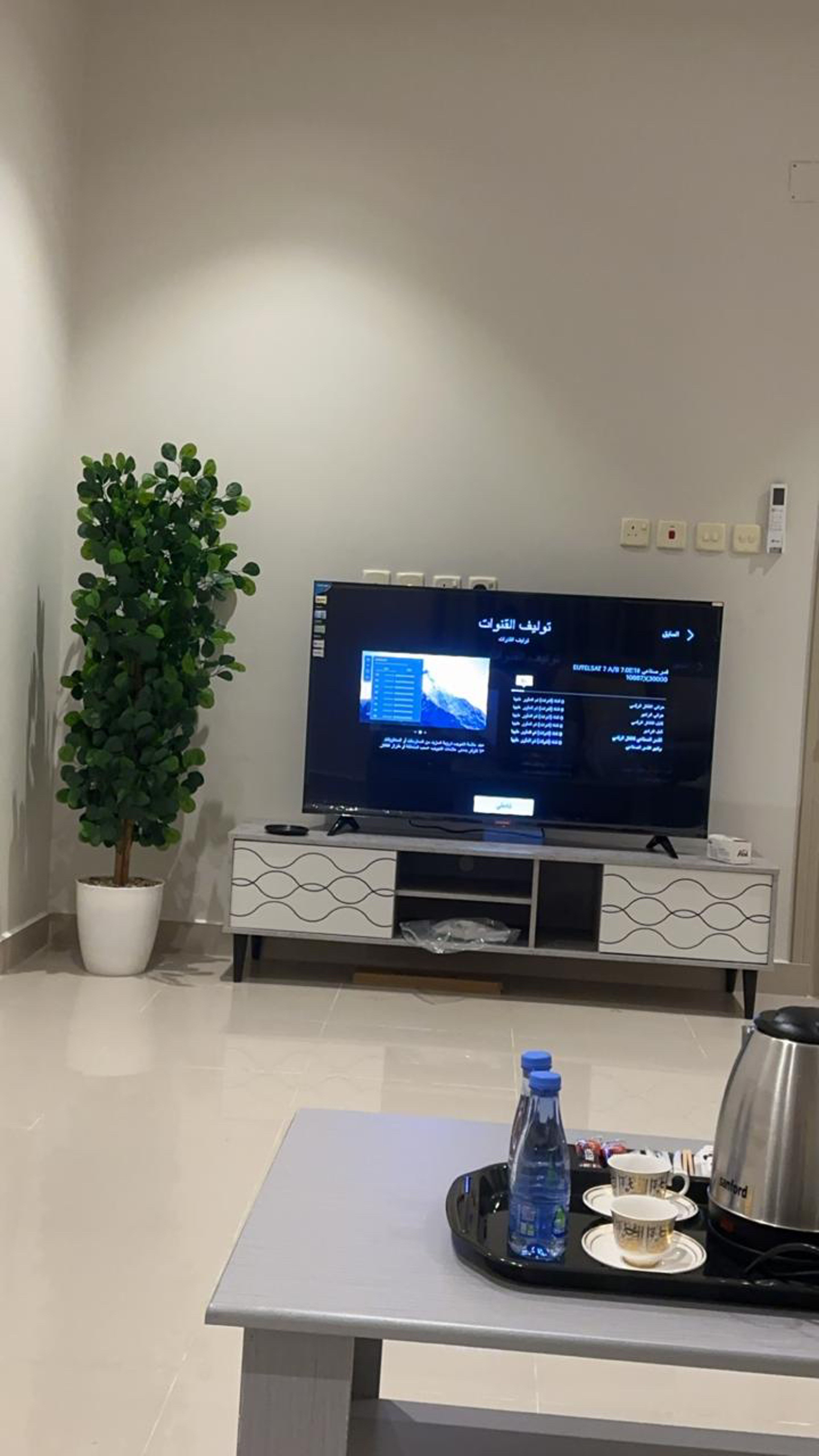 https://img.gathern.co/1024x0/1/hVY__k5jB89Ua-sKUvRvNAQBCiPYDdma.jpg