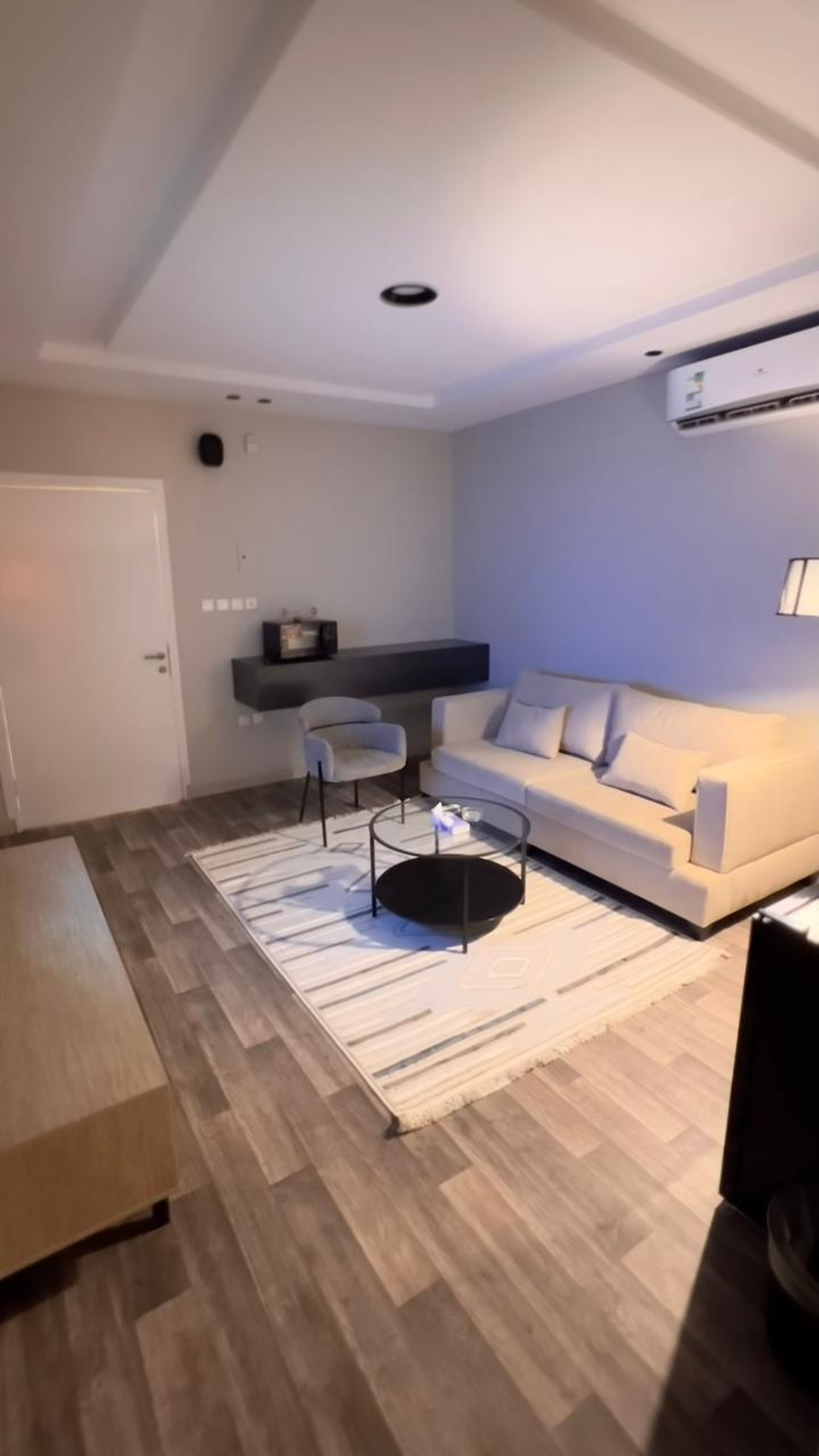 https://img.gathern.co/1024x0/1/hXVnzTS9n3Y0evJuGWbro8FUpz9Kg1Tk.jpeg