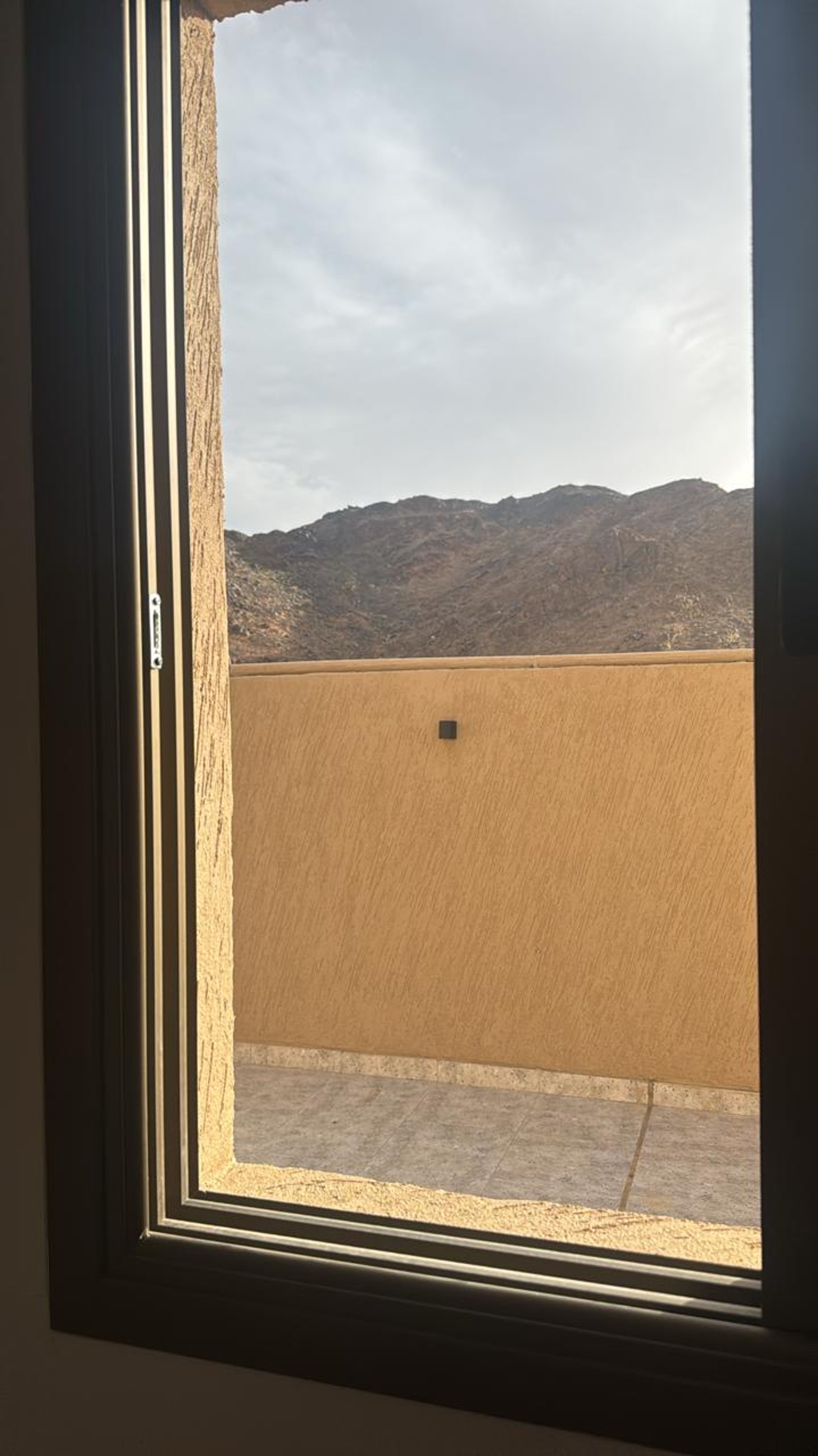 https://img.gathern.co/1400x0/1/hZAcBYr2mViTNkTsPuiORvHagpftHdHE.jpeg