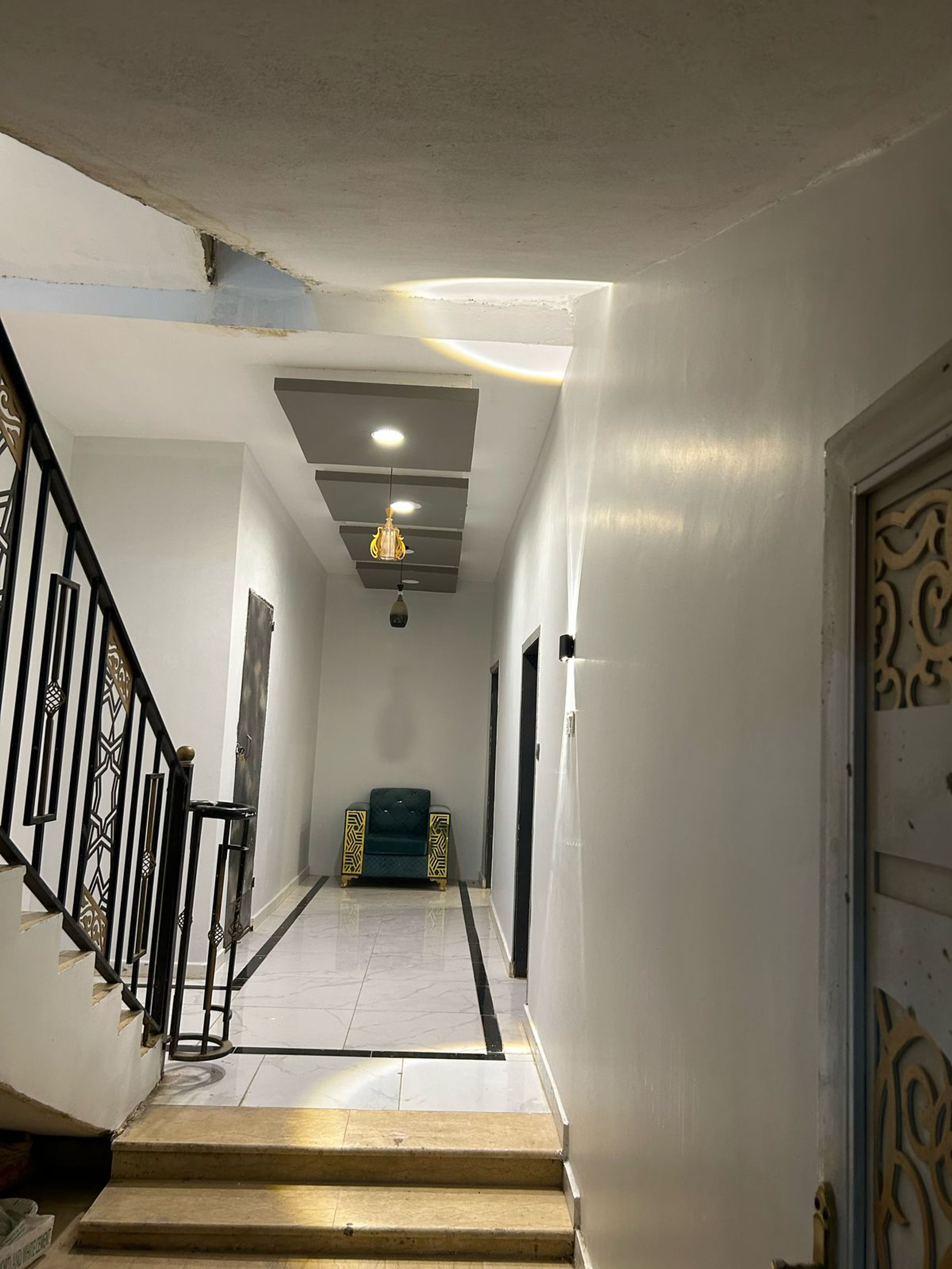 https://img.gathern.co/1400x0/1/haWuQFrn4SaIDBCy-fVs3QDpFwH1xrvb.jpeg