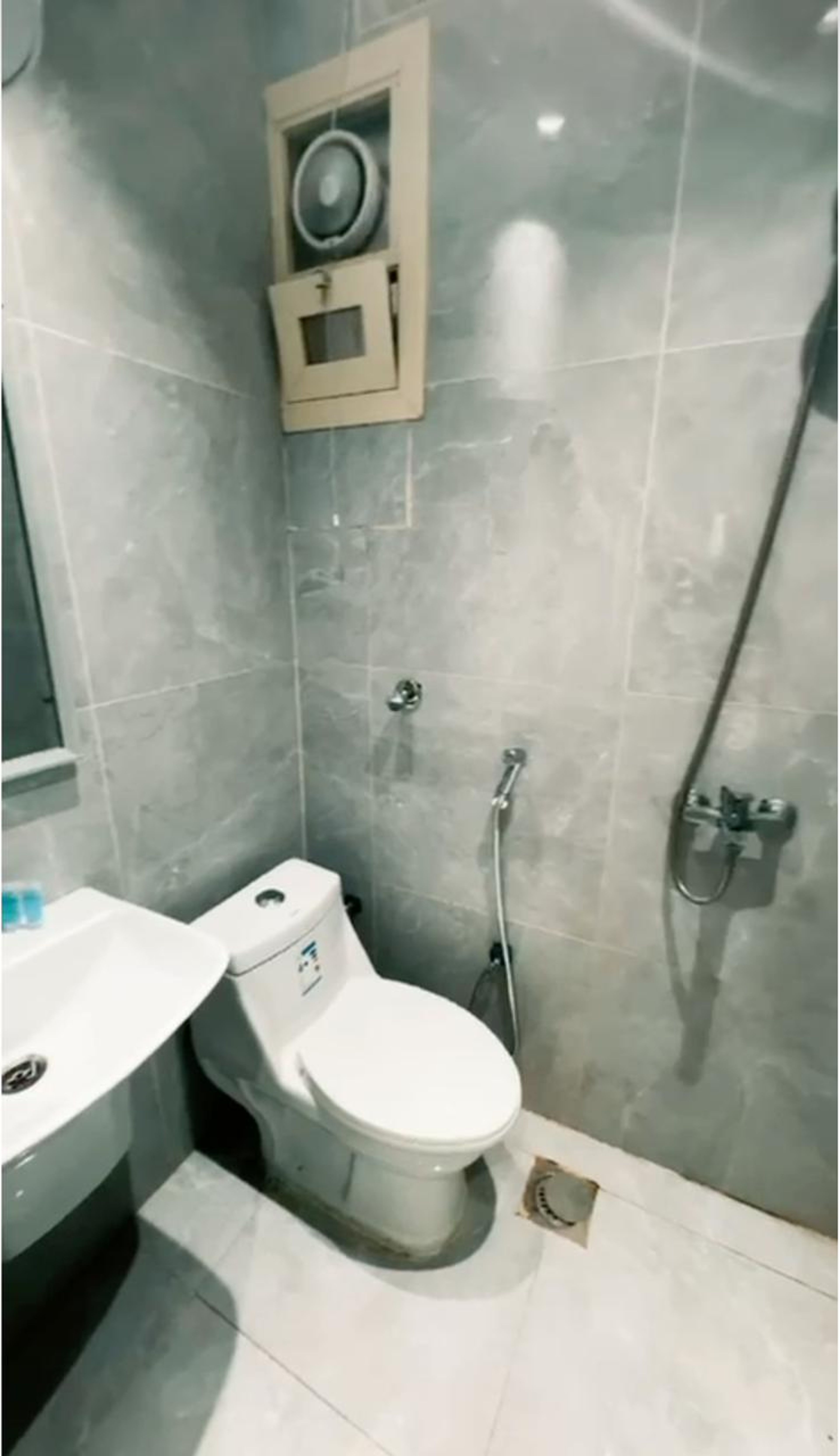 https://img.gathern.co/1400x0/1/he2q_Y9QxThJQd73DllO6lgHx5gZR_D9.jpeg