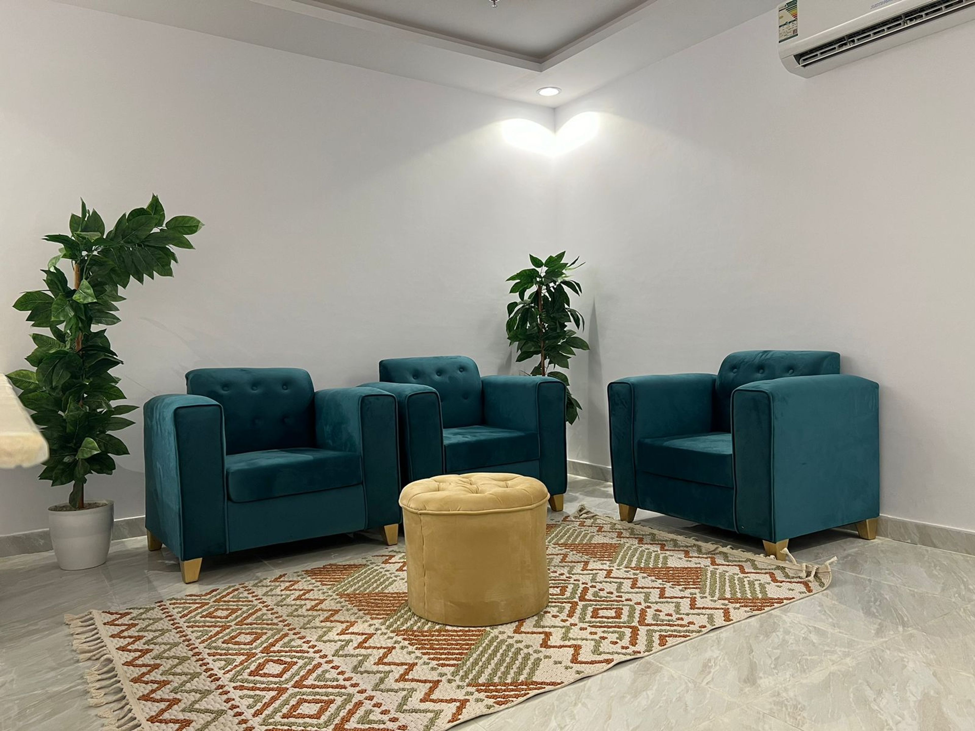 https://img.gathern.co/1400x0/1/hkMK9I24oShYjtLi181QRthjPF_jkyFL.jpeg