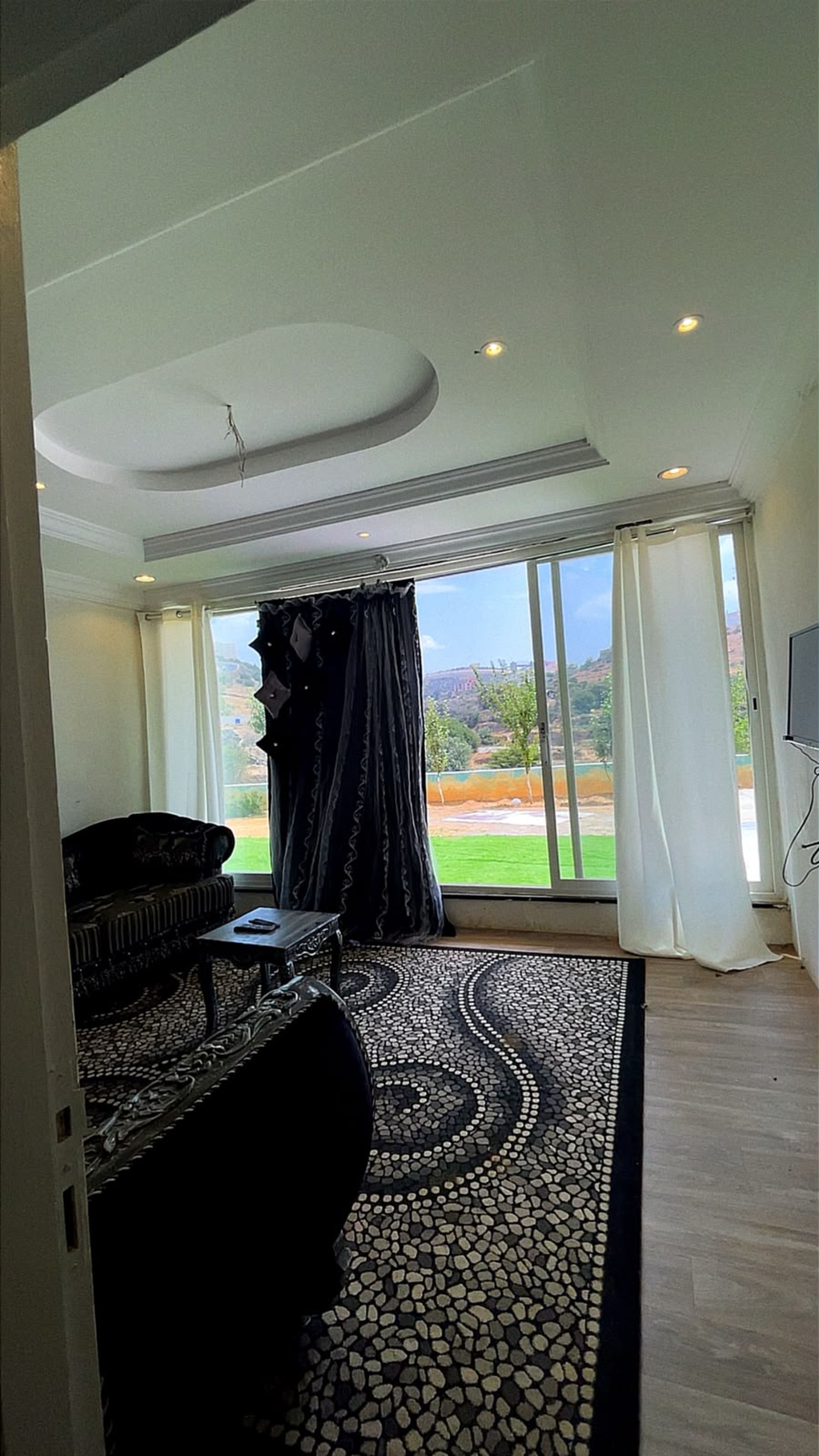 https://img.gathern.co/1024x0/1/ipPHNTLZLZQwHSKS_Q9ioPkjDQW843eF.jpeg