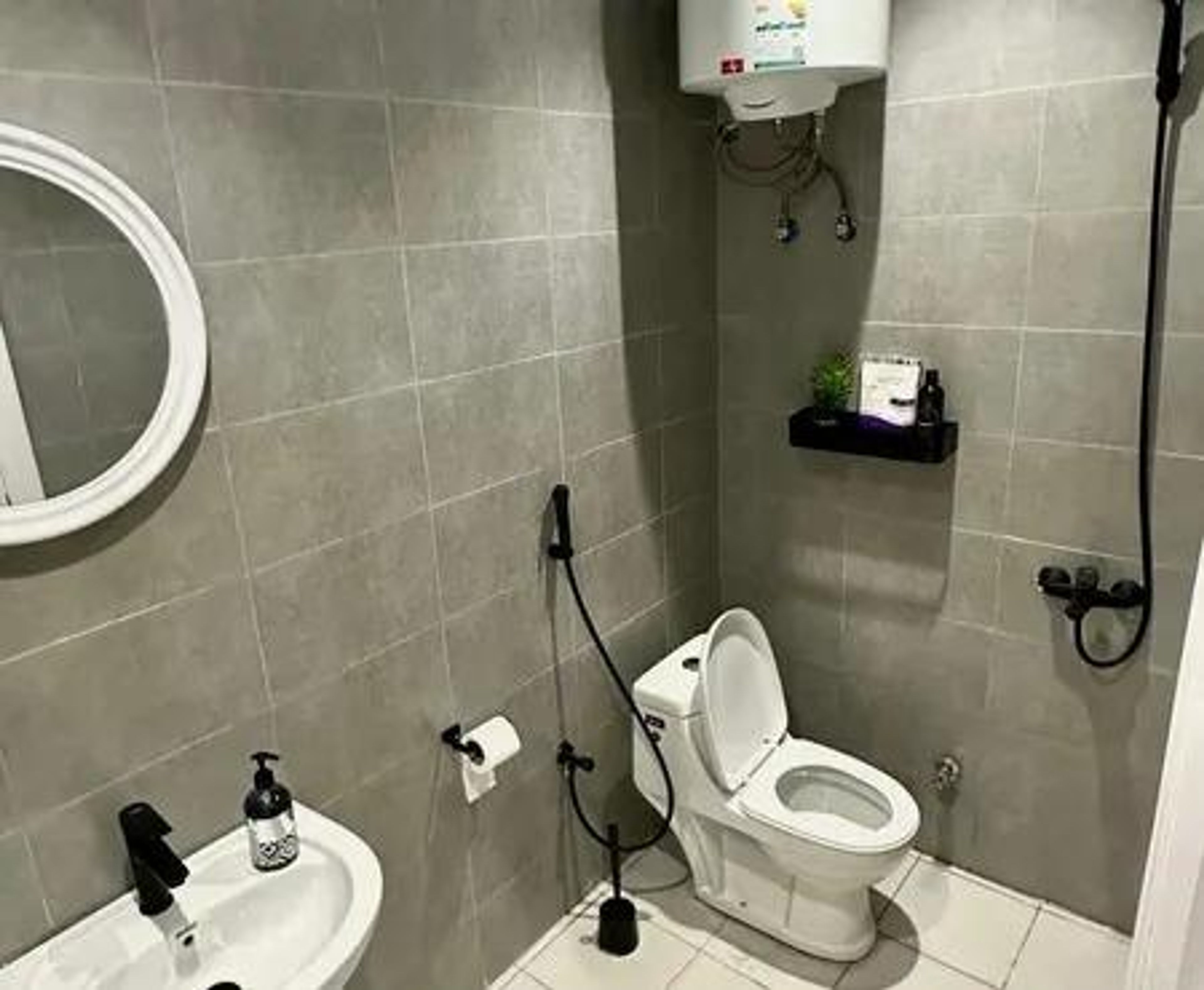 https://img.gathern.co/1024x0/1/ivDaQ4Fyj0-FeuRkSDNKxL3fab7aoGU2.jpeg