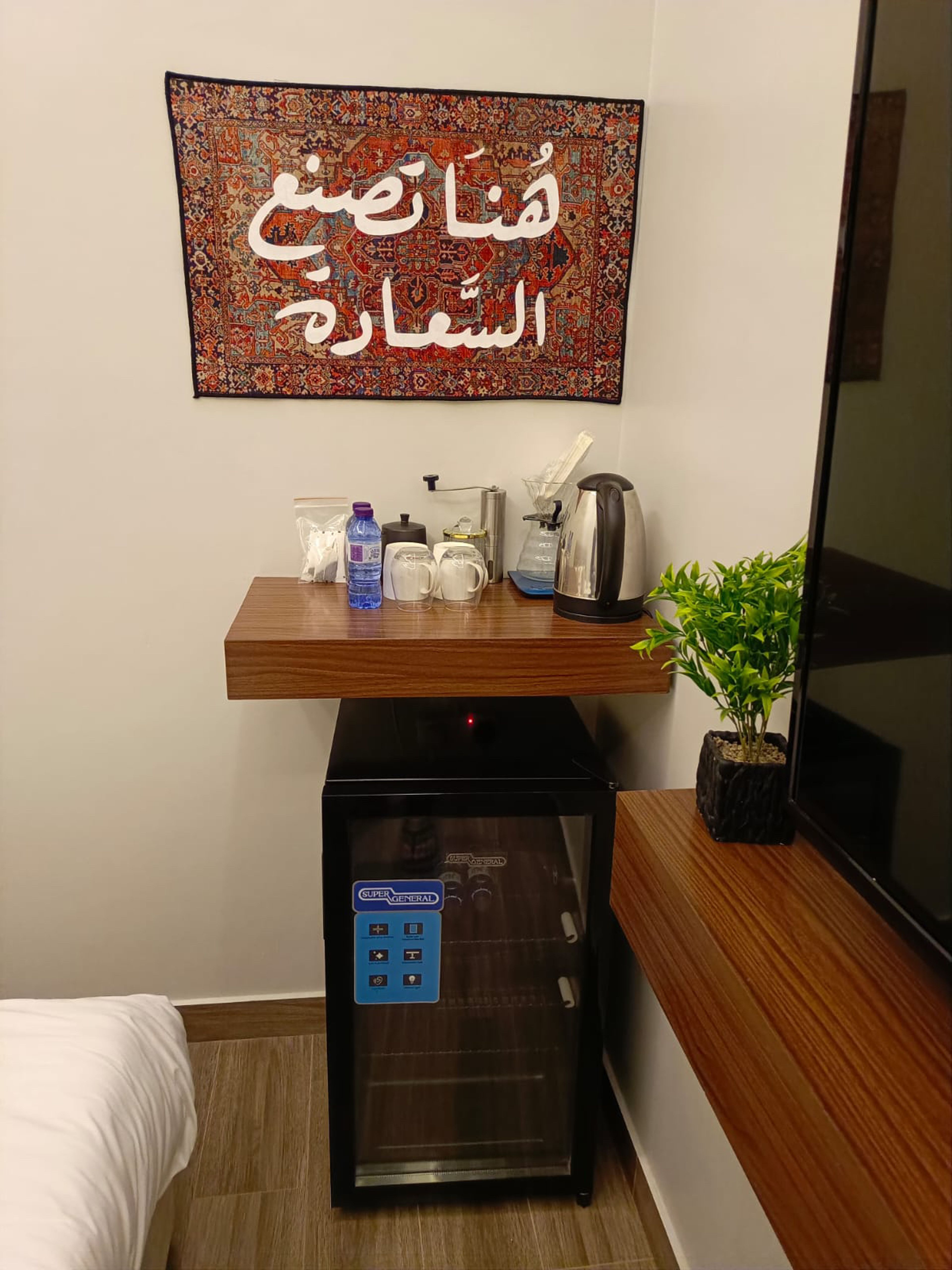 https://img.gathern.co/1400x0/1/iyy94YFW8n15j4r6Bkljvj89QuSIMETu.jpg