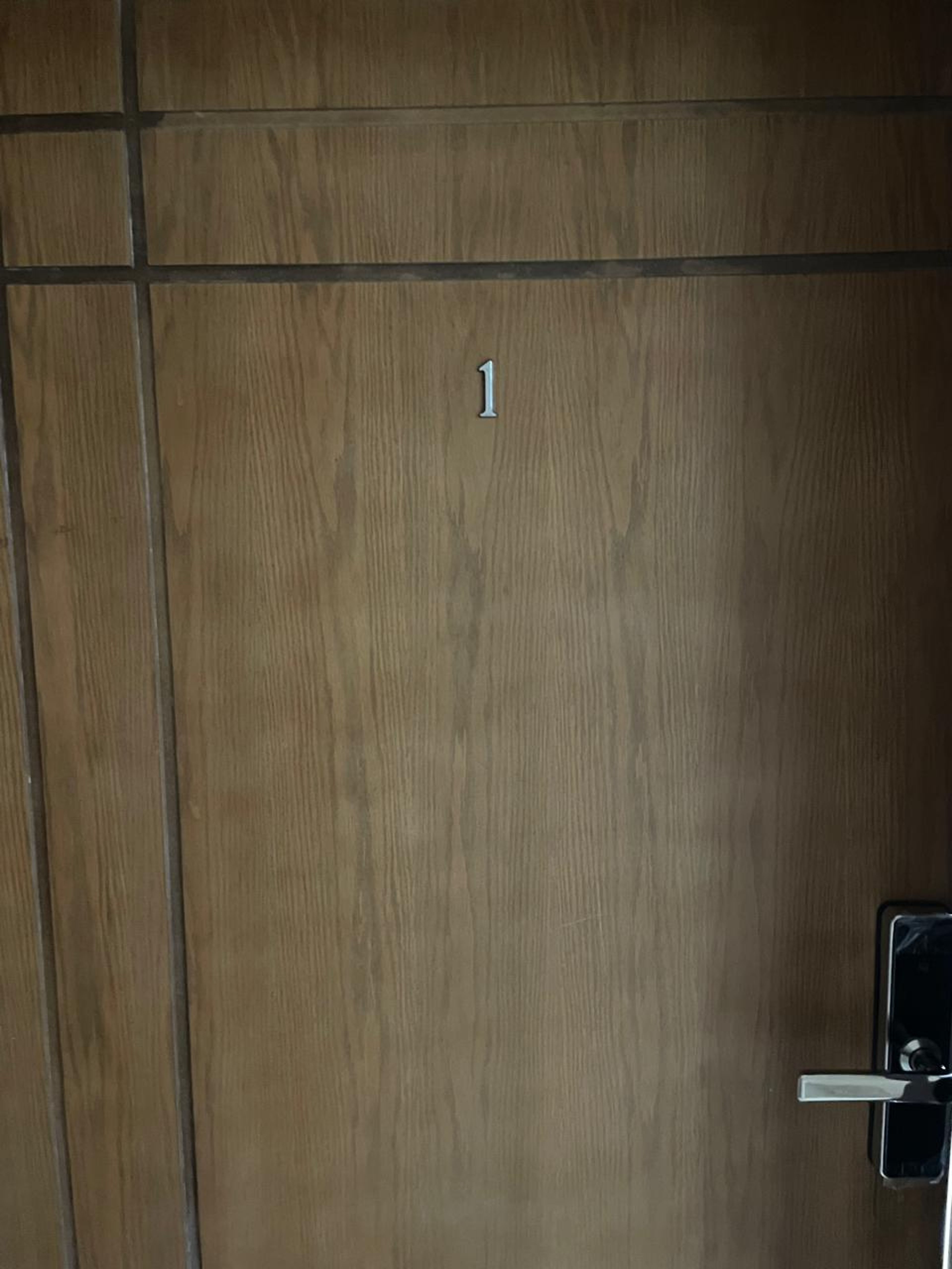 https://img.gathern.co/1024x0/1/jQ7M6M1rWtSebAxG_SSERAHuTL4M2916.jpeg
