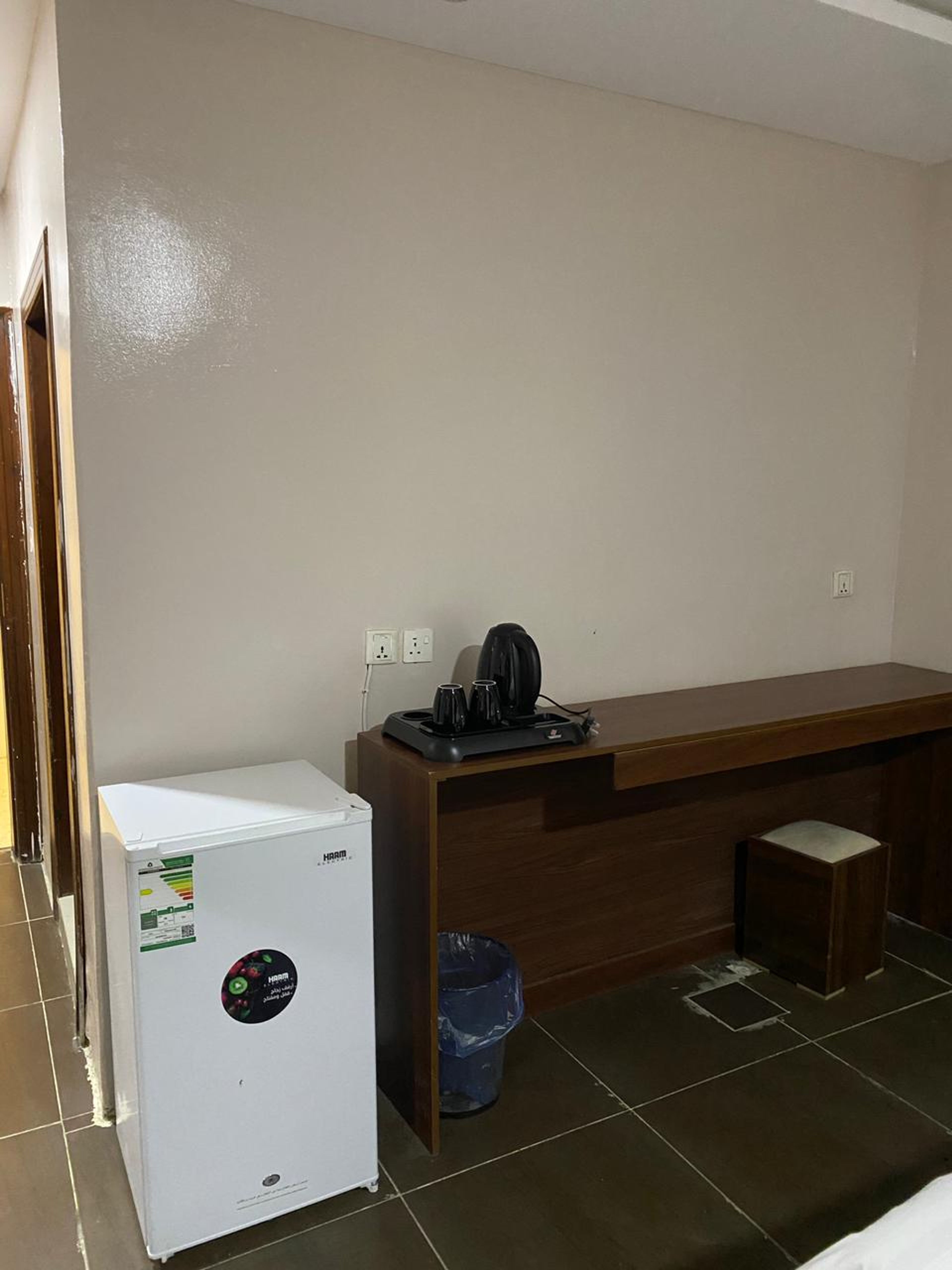 https://img.gathern.co/1400x0/1/jUW_0CAbjzGjU-xiwRyPhlJAEIpi84Zc.jpeg