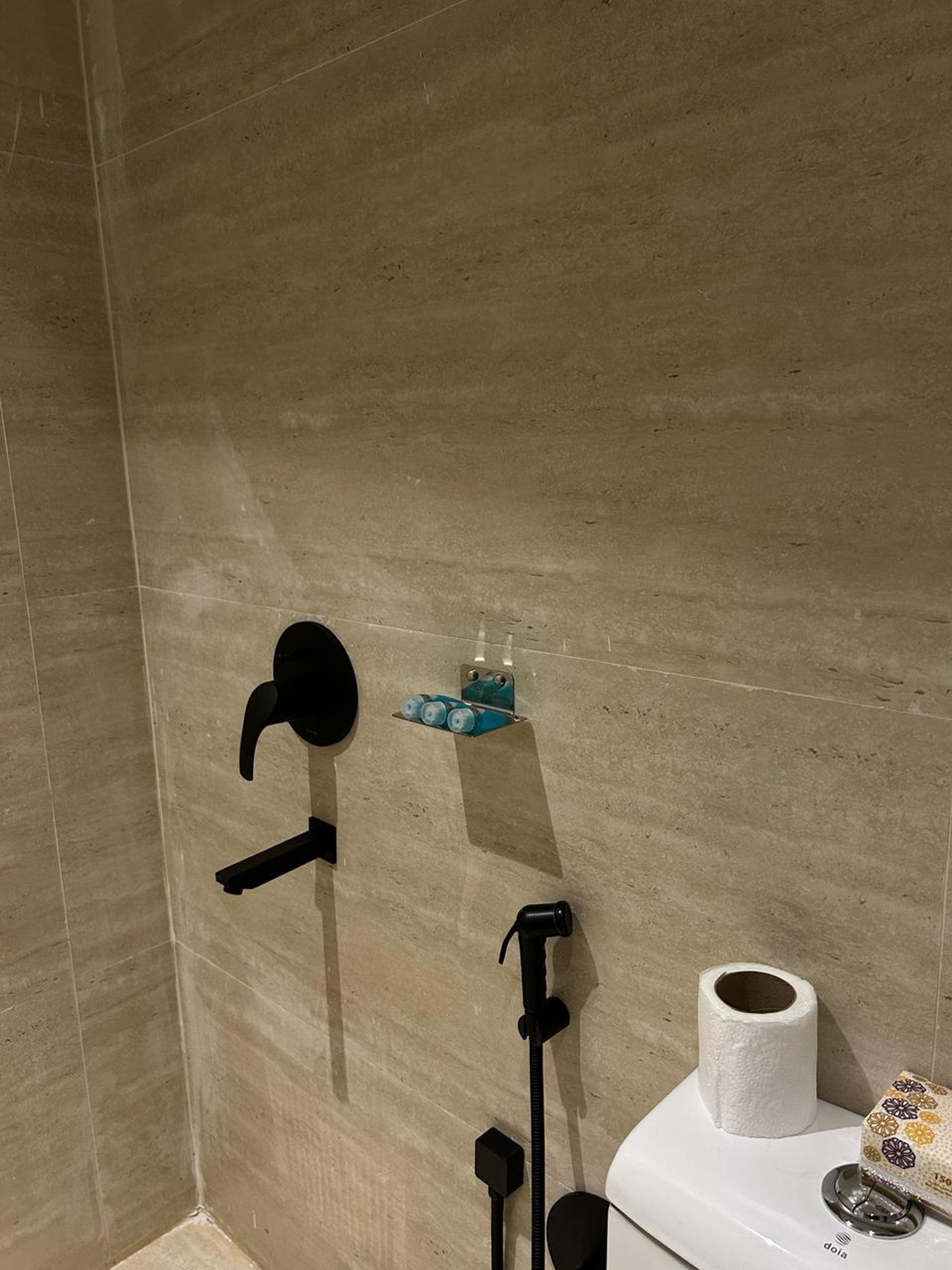 https://img.gathern.co/1400x0/1/jVC6_WZ3Vf2kDF90oc_7f0sD3nVHtuHM.jpg
