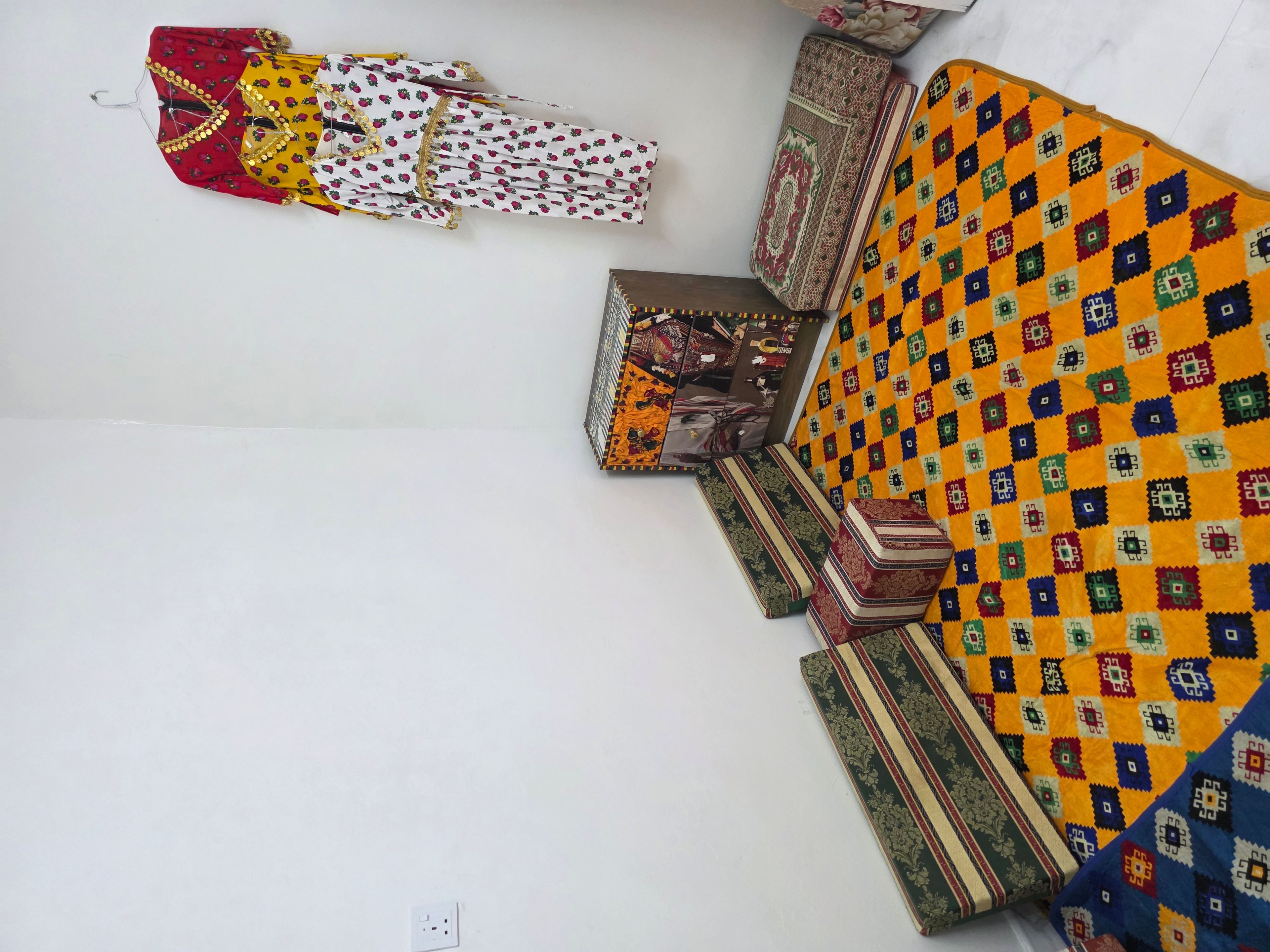 https://img.gathern.co/1024x0/1/jszpjEwTn1OYga07NXvvLGodVZoajfUE.jpg