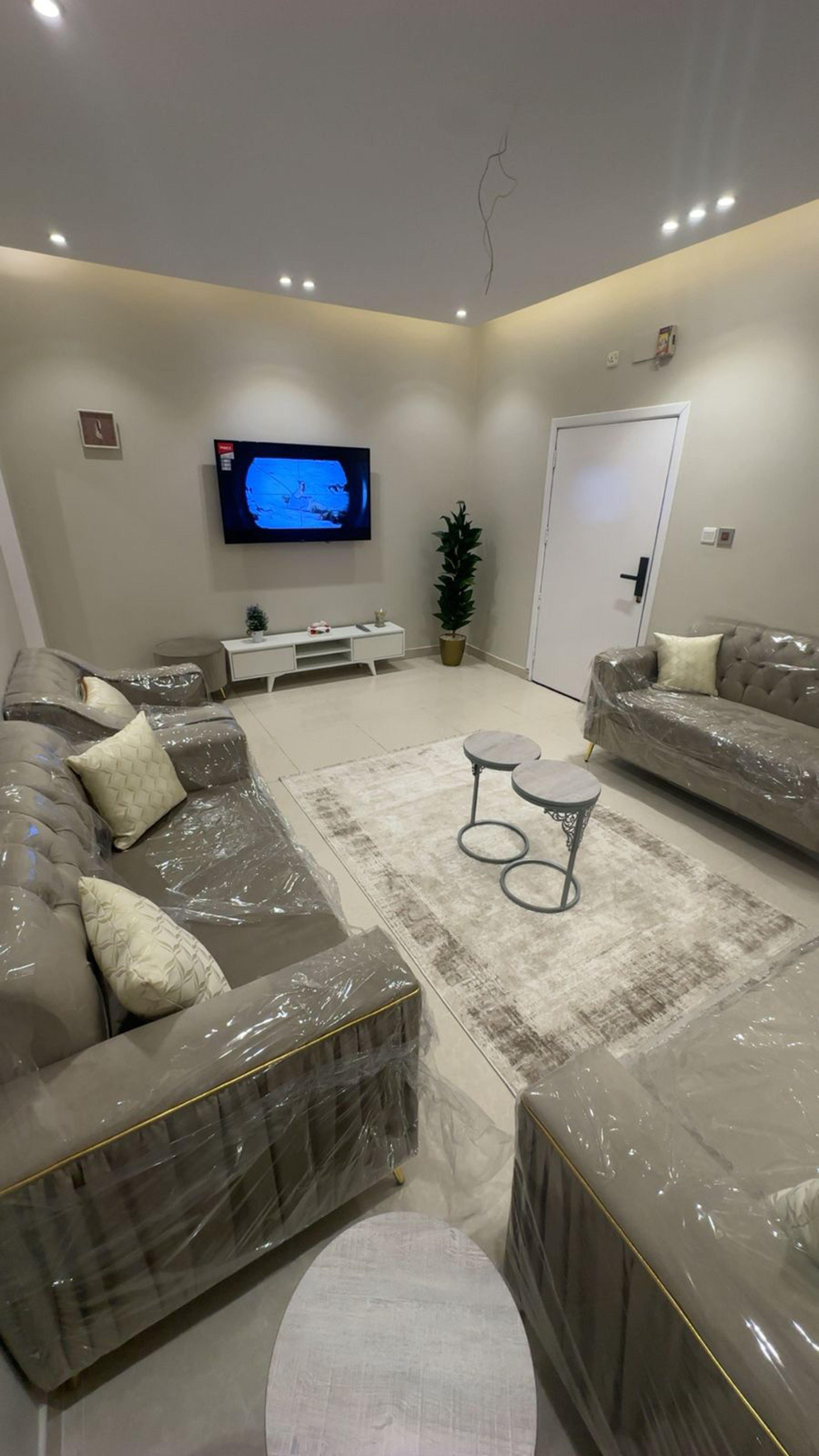 https://img.gathern.co/1024x0/1/jxo_fRP7XfcZOKgIPeMYiPT506jkx1zZ.jpg