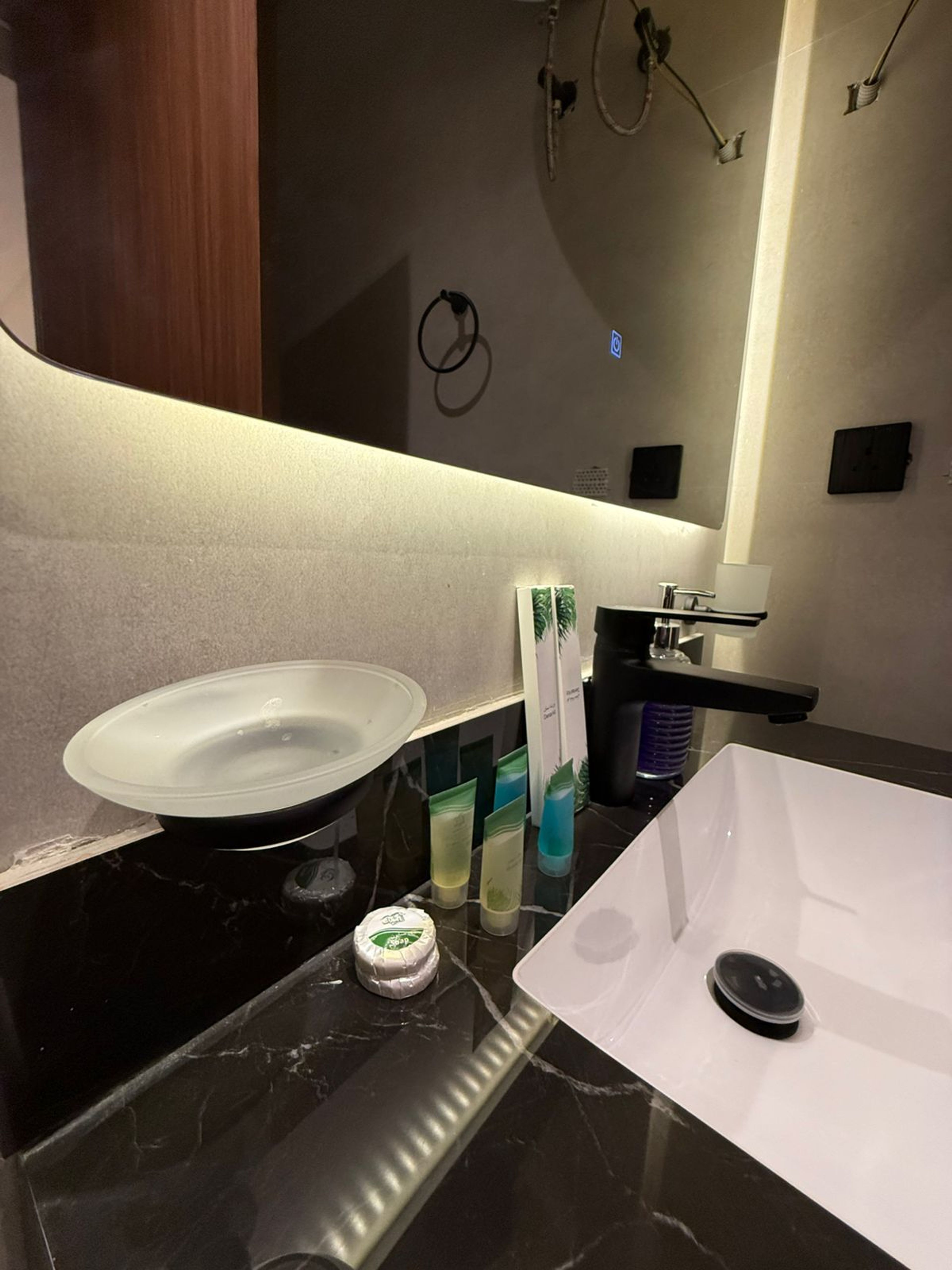 https://img.gathern.co/1400x0/1/jzsuR4FJknn4ejgNDe7uF0VMjznI3-rm.jpeg