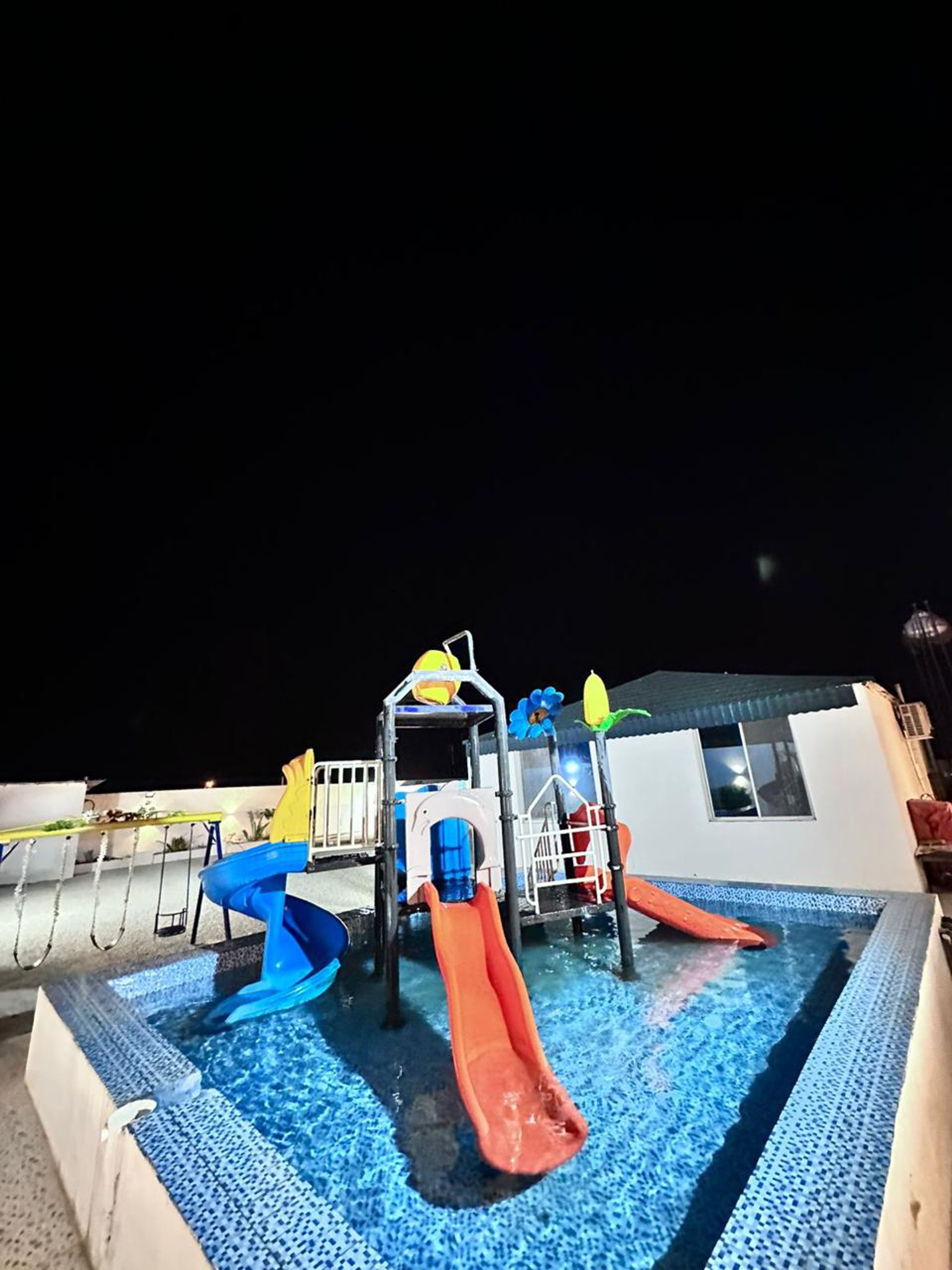 https://img.gathern.co/1400x0/1/k4yHEs5f5ZHRihFSzAsKwKk_AFKWCYdV.jpg