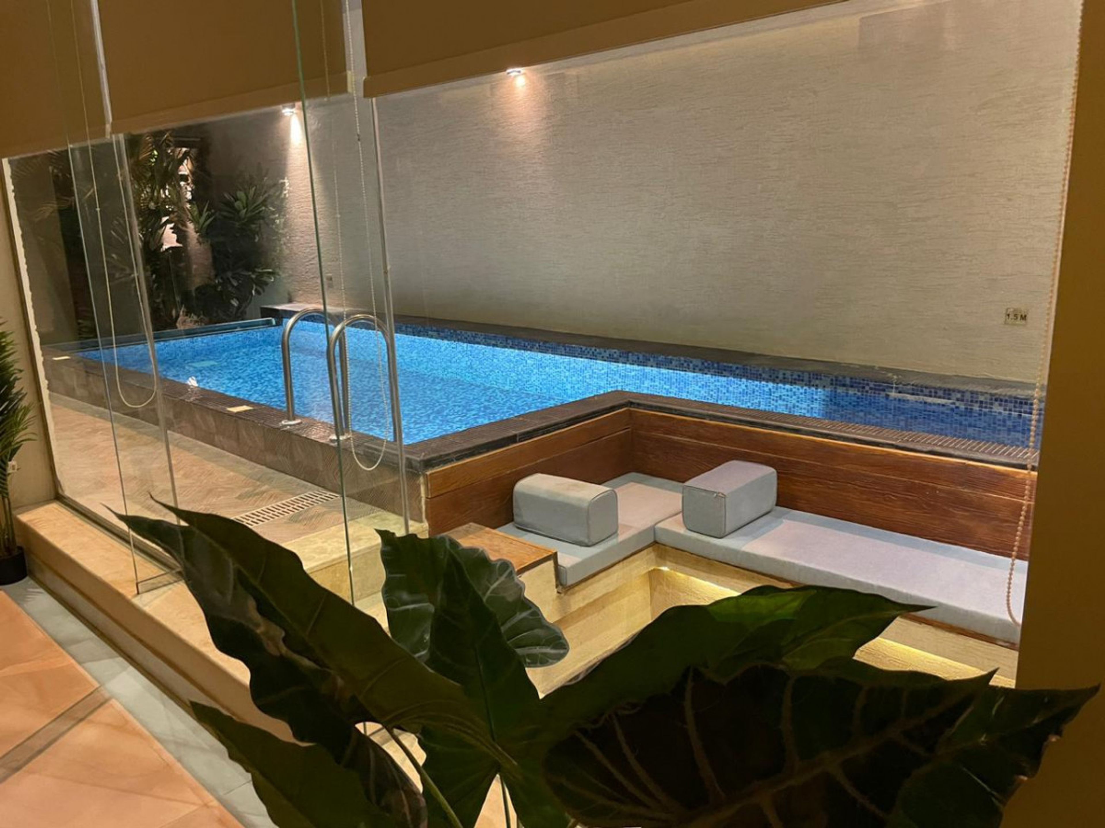 https://img.gathern.co/1400x0/1/kBhrbfGMBmtGU_WW0aDFfTJLGGahlJXP.jpg