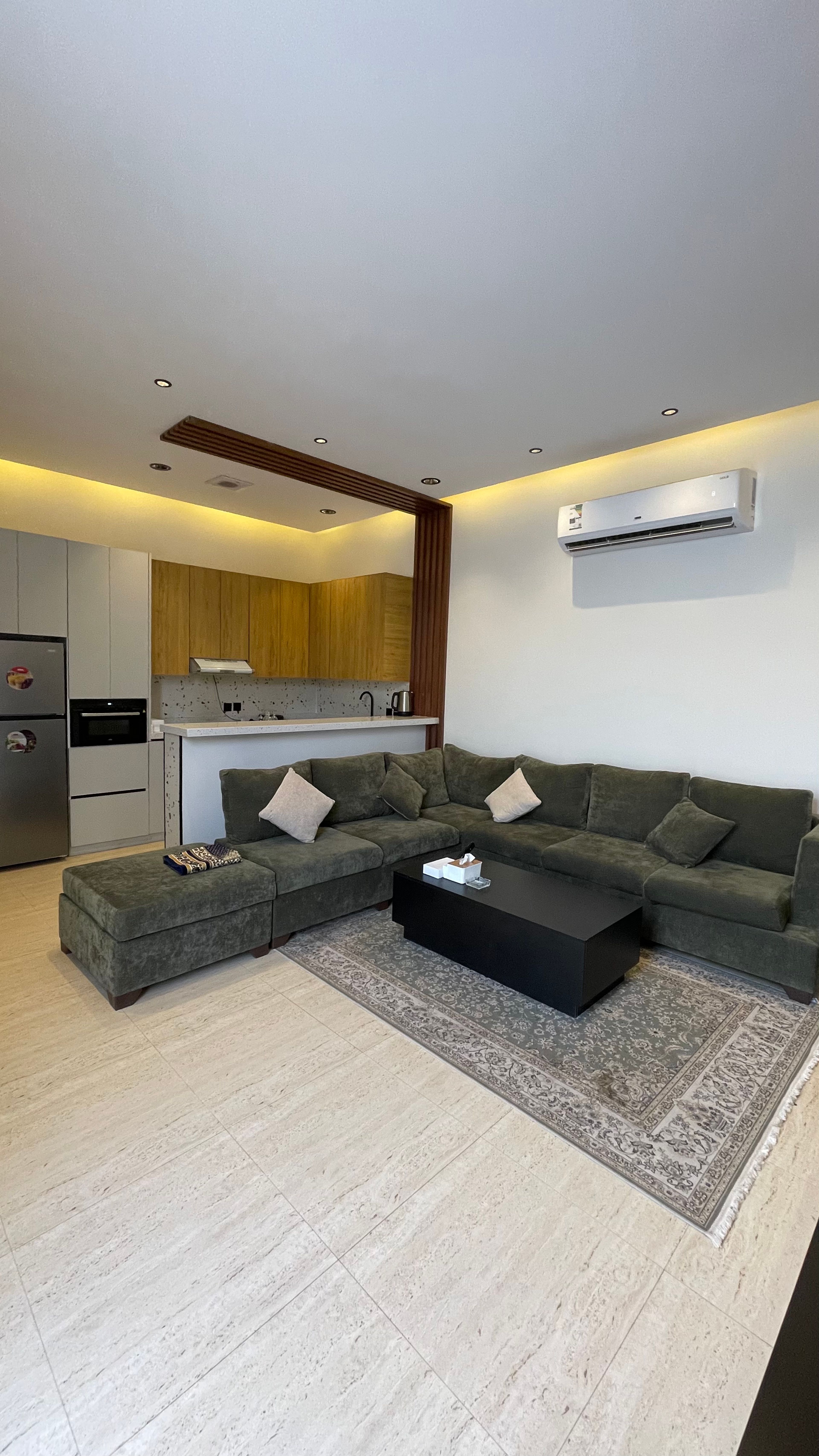 https://img.gathern.co/1400x0/1/kTns7Y_BmRySNGxoZb29Iv50HgoF0OAv.jpg