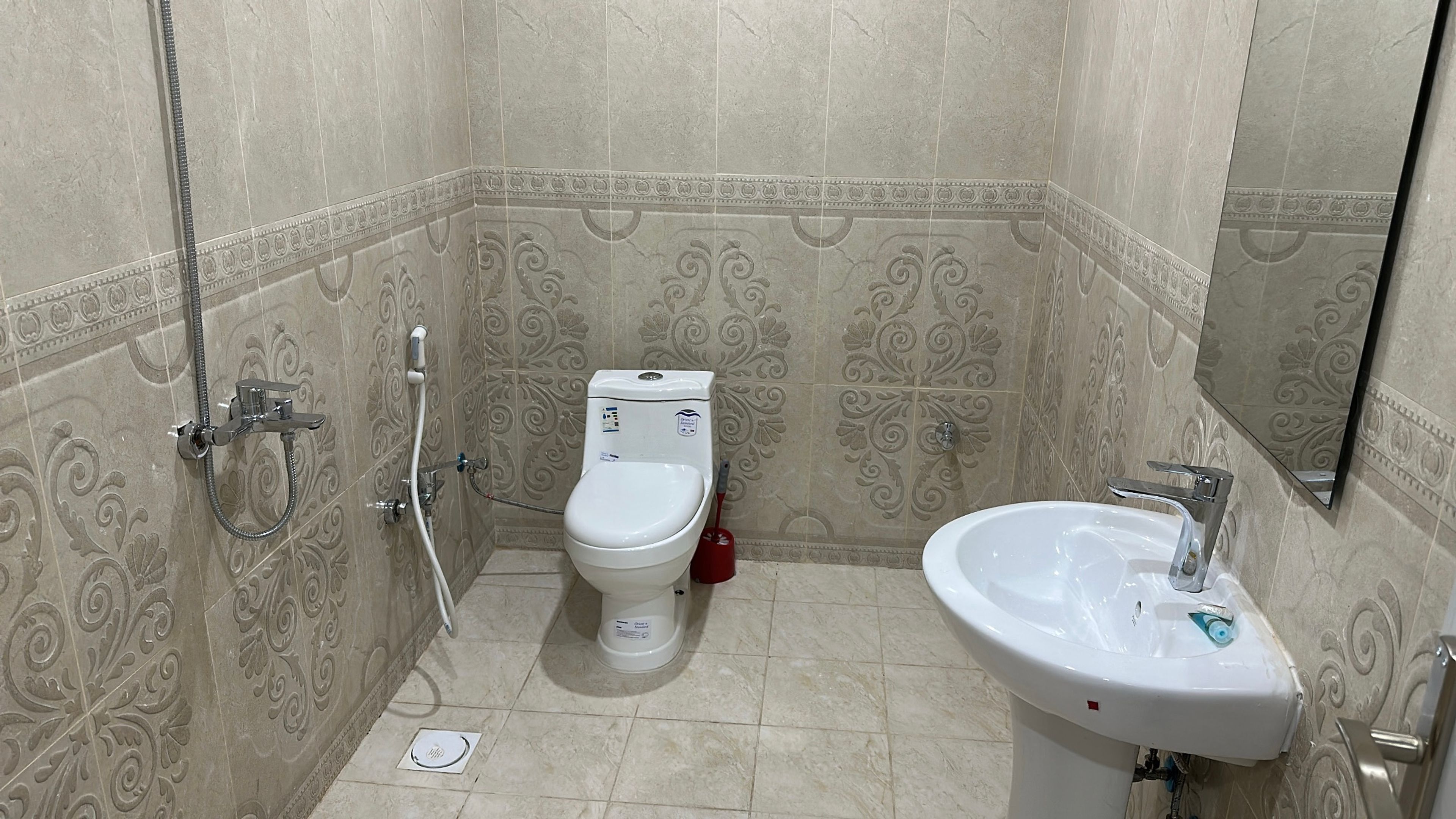 https://img.gathern.co/1400x0/1/kUBEJ4kdpEpiDj8AR9fCJCu7oPAQEjJU.jpg