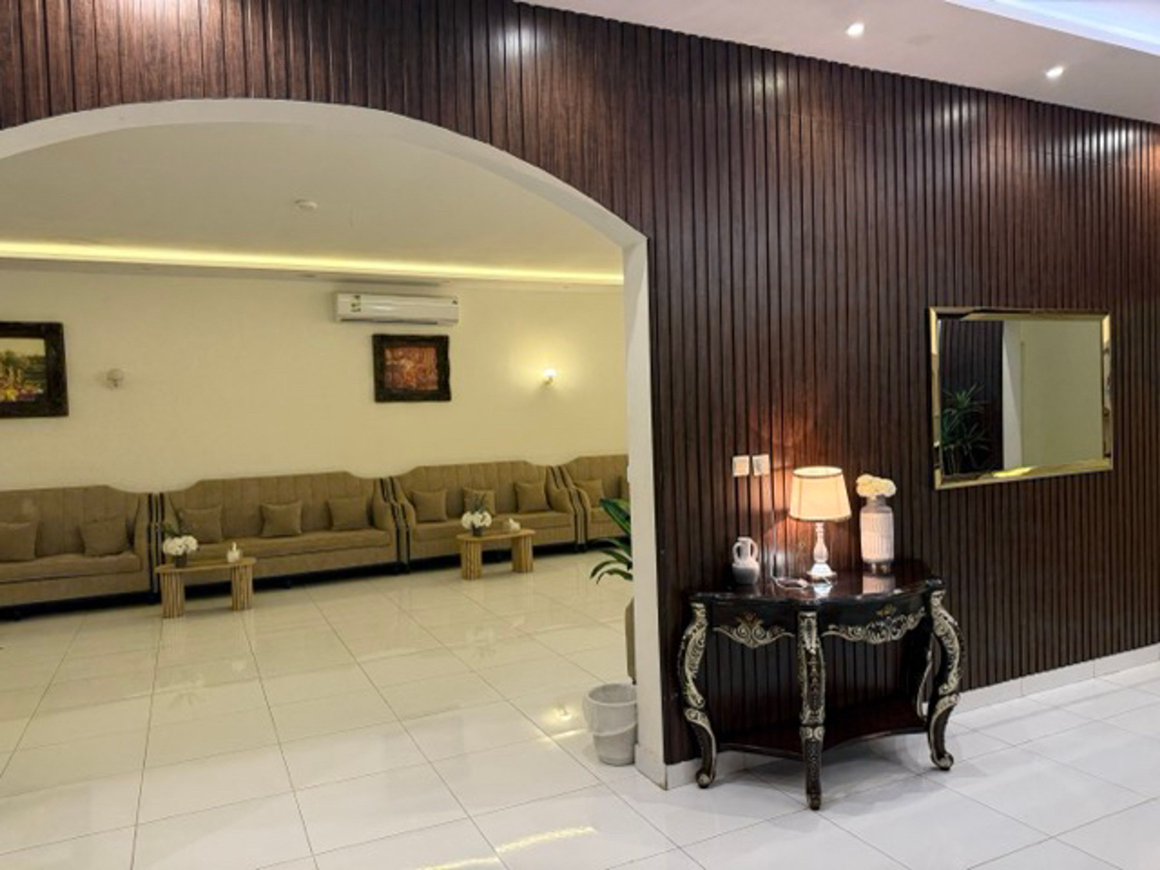 https://img.gathern.co/1024x0/1/kbUTg588T-caSw8eqrJrNArg_1cqURkb.jpg