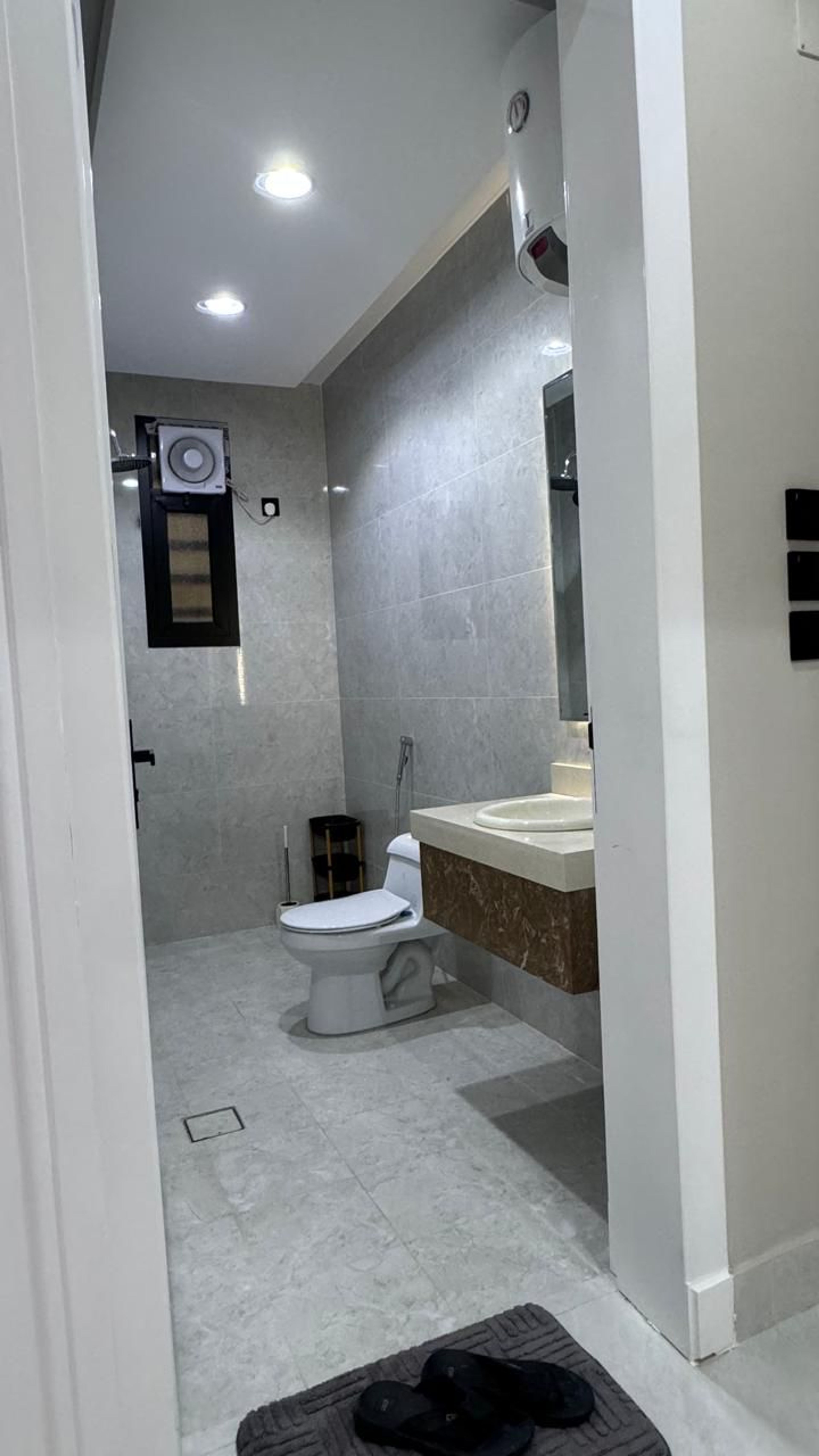 https://img.gathern.co/1400x0/1/kgAFeAUADSCjzm6mpgzWz1iJpwHTft8i.jpg