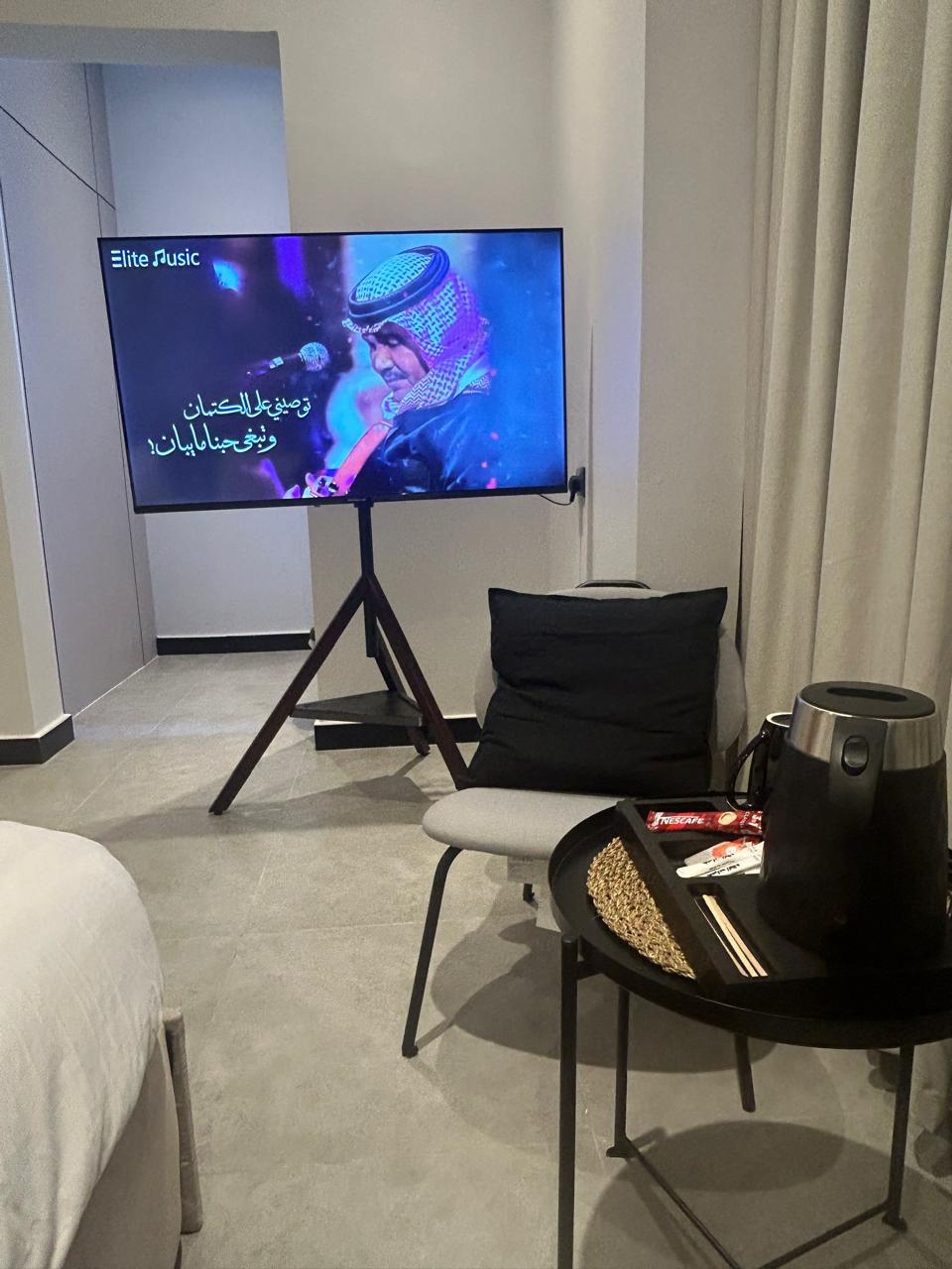 https://img.gathern.co/1400x0/1/krL2JiXjI-AGxdp26F3PpbqM3KY-lYvv.jpg