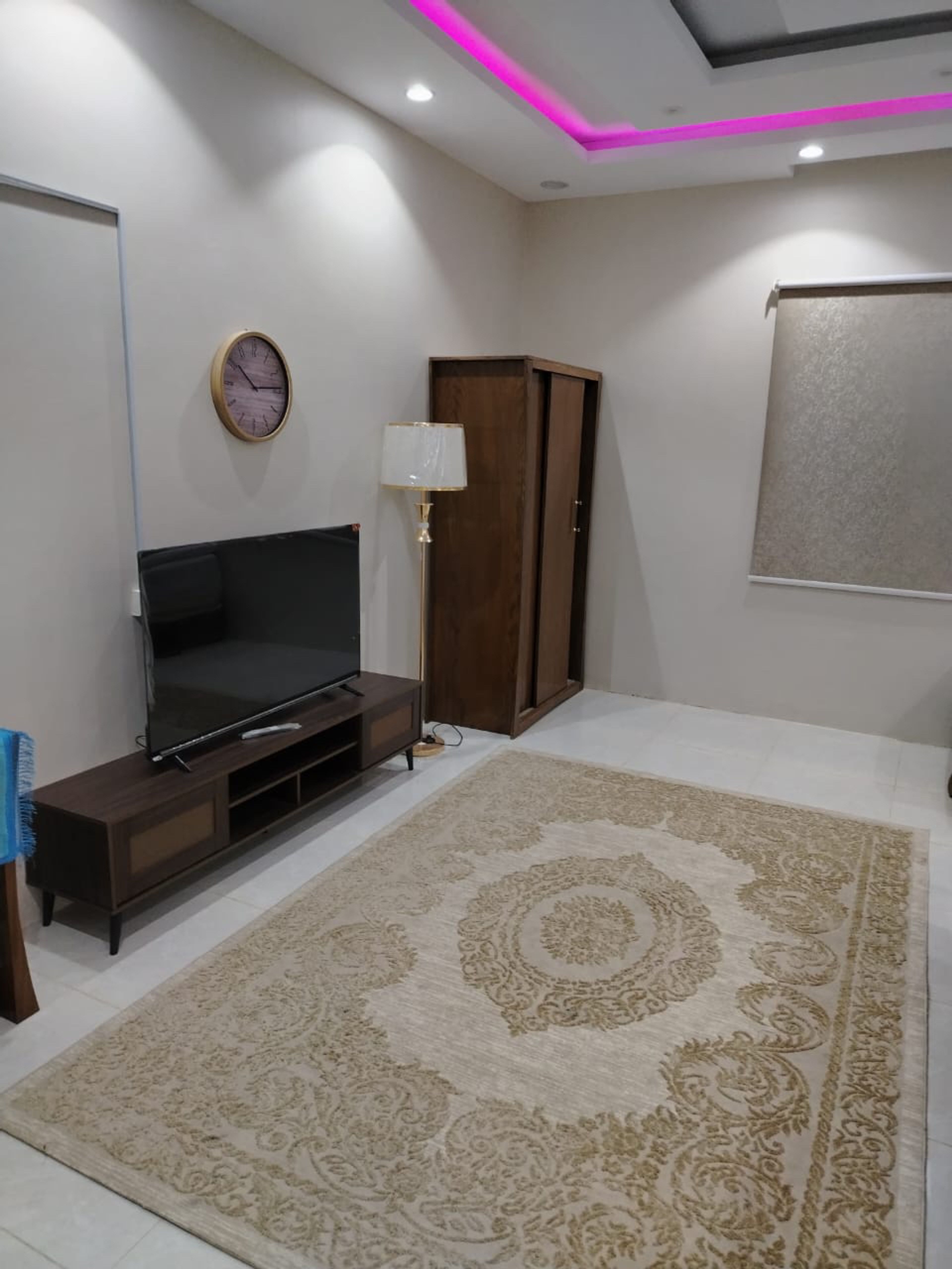 https://img.gathern.co/1024x0/1/lC-yBNvw21Ky1W65VoiMqwrXAEeHOdEH.jpg