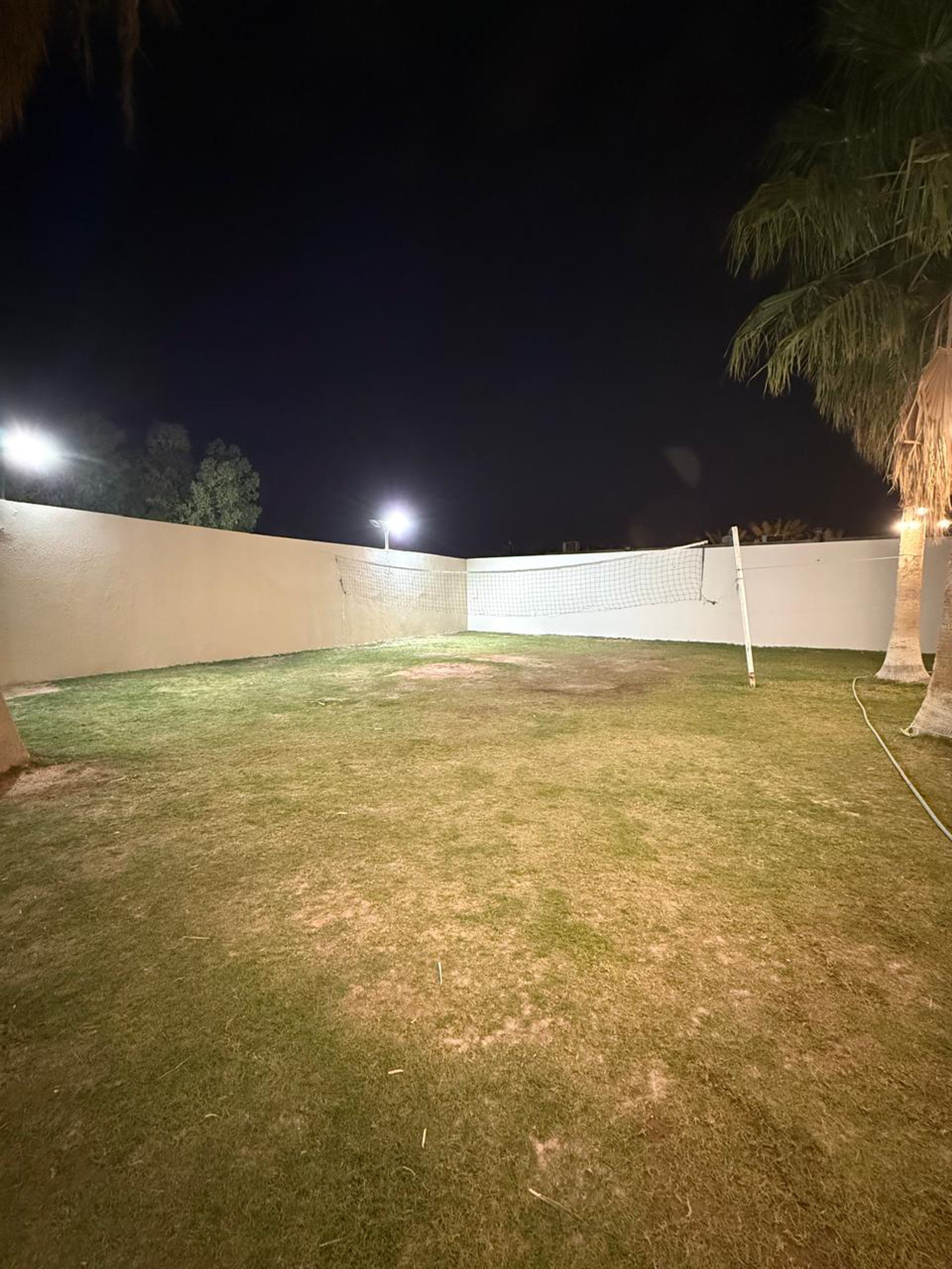https://img.gathern.co/1400x0/1/lFm0FO7CbTiMffb0fCc65qBv_AnKVrkw.jpg