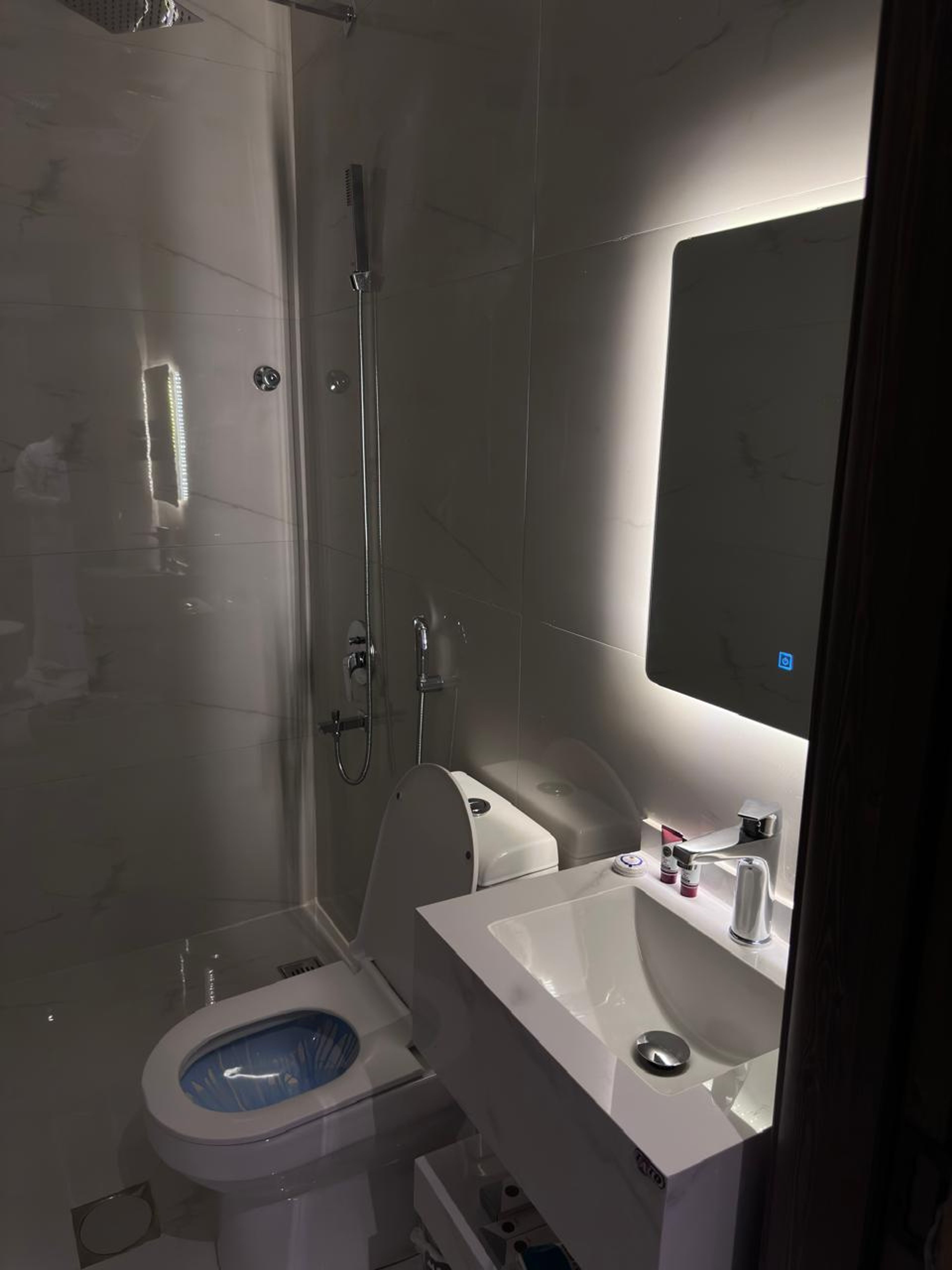 https://img.gathern.co/1024x0/1/lG2xvyDgONlIXcAarm6MOM9Lzy0L9L3I.jpeg