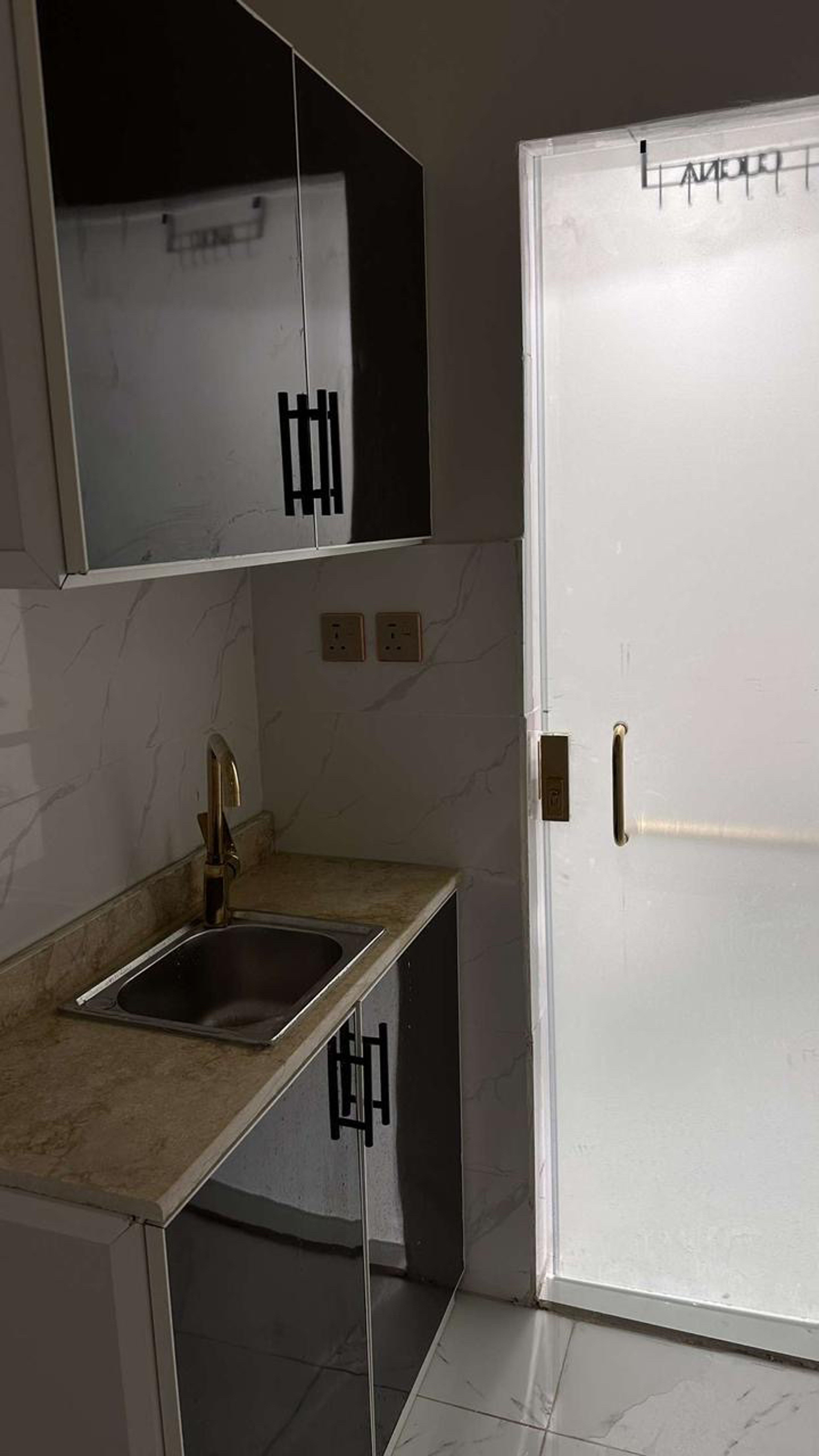 https://img.gathern.co/1400x0/1/lc9K4MzmflhMNfFPg-WD731HNzuK-vcx.jpg