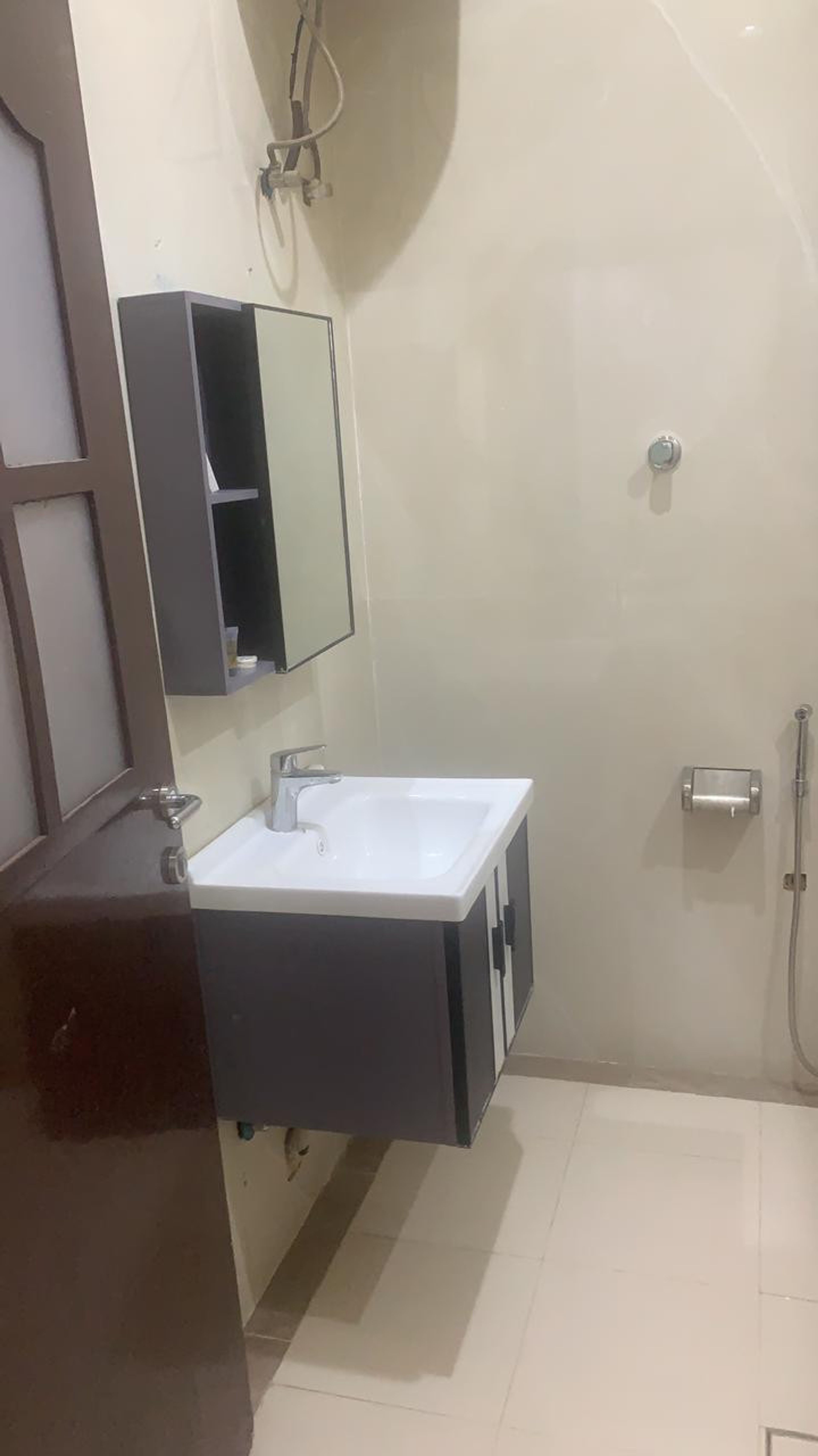 https://img.gathern.co/1400x0/1/lcfgKjU1hK7wj57VLeHp4F0zpo_-Hfhr.jpeg