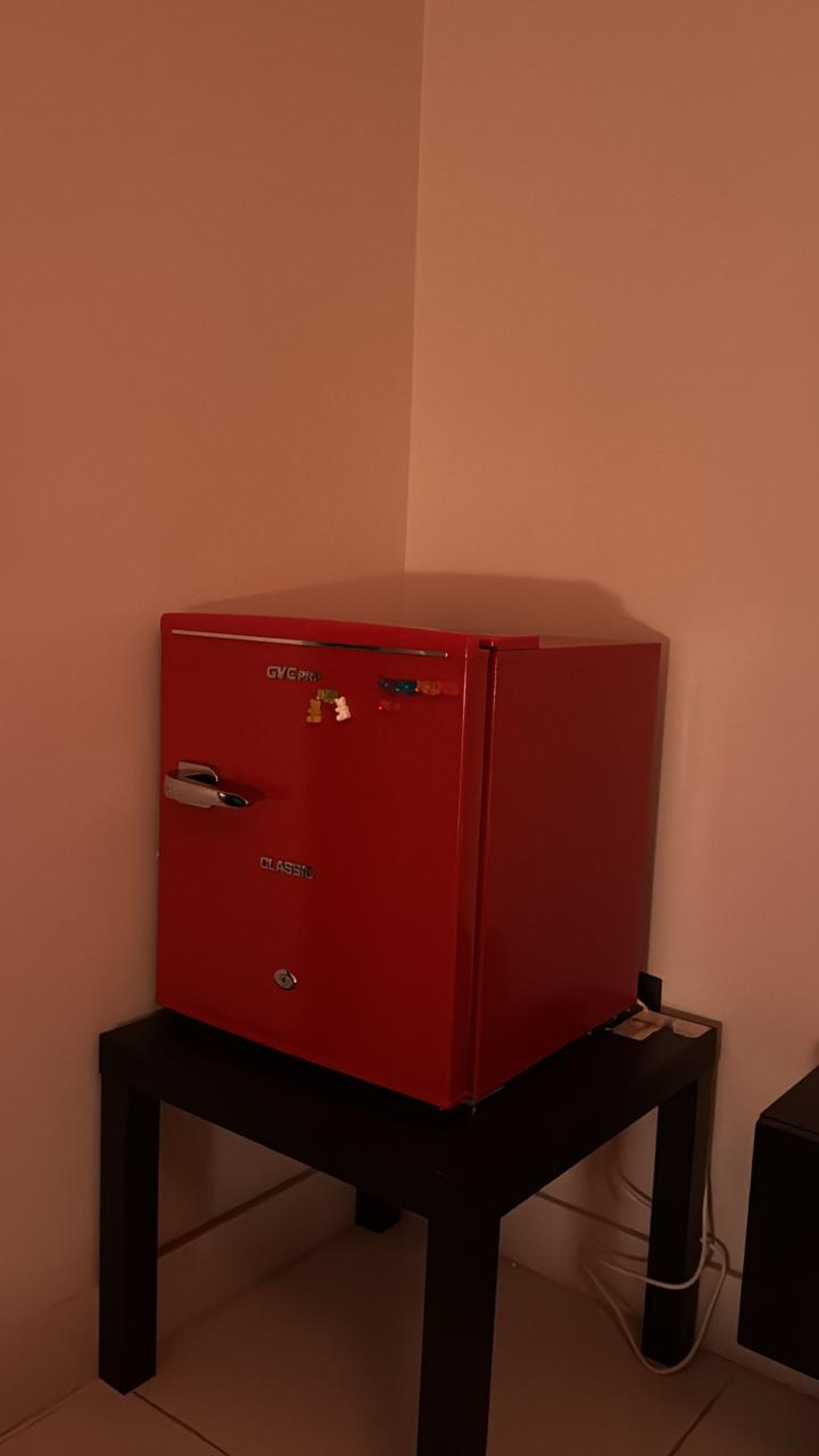 https://img.gathern.co/1024x0/1/lkZxOleLp5E9OdgweDt1pDC0YwOa9zVH.jpg